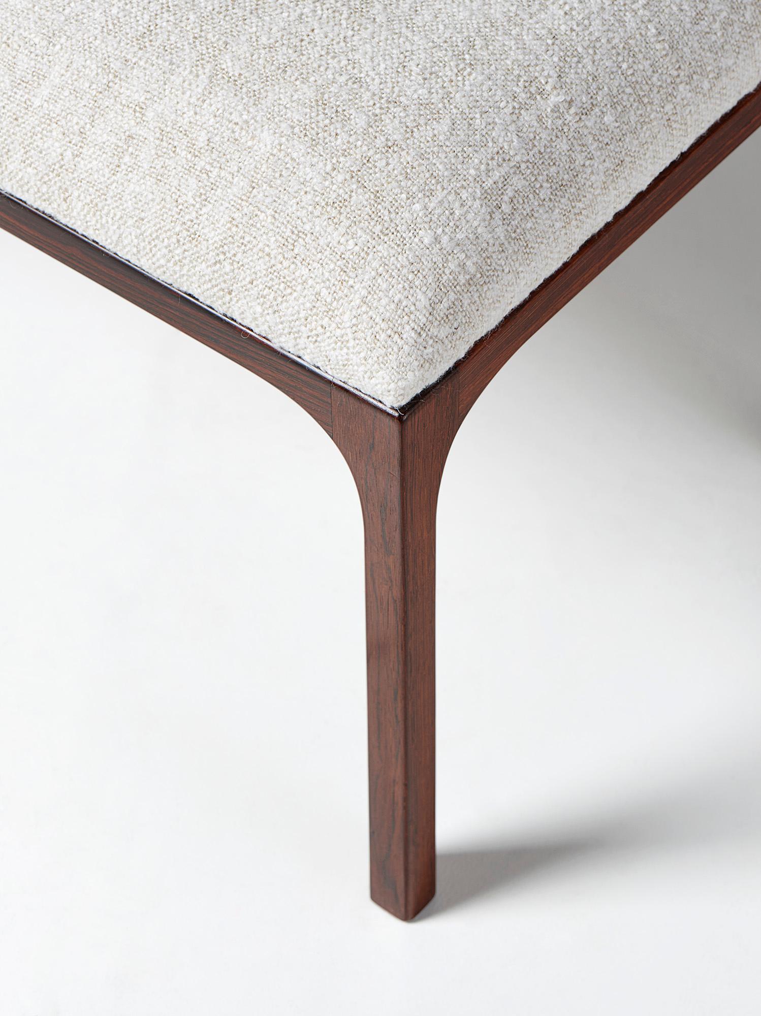 Milieu du XXe siècle Kai Kristiansen Paire d'ottomans en bois de rose et tissu vers 1950 en vente