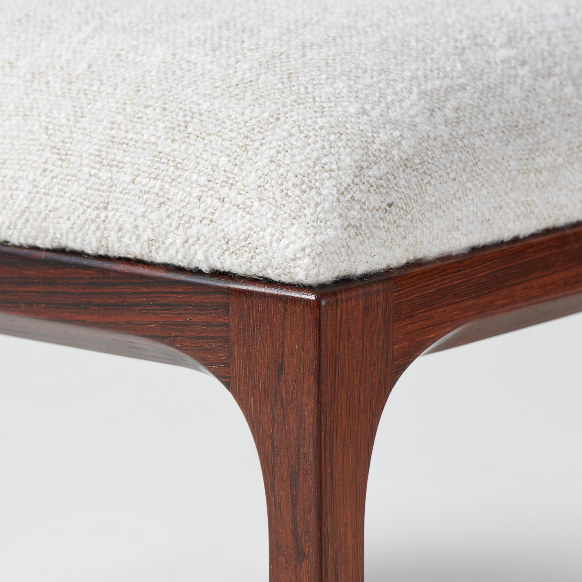 Bois de rose Kai Kristiansen Paire d'ottomans en bois de rose et tissu vers 1950 en vente