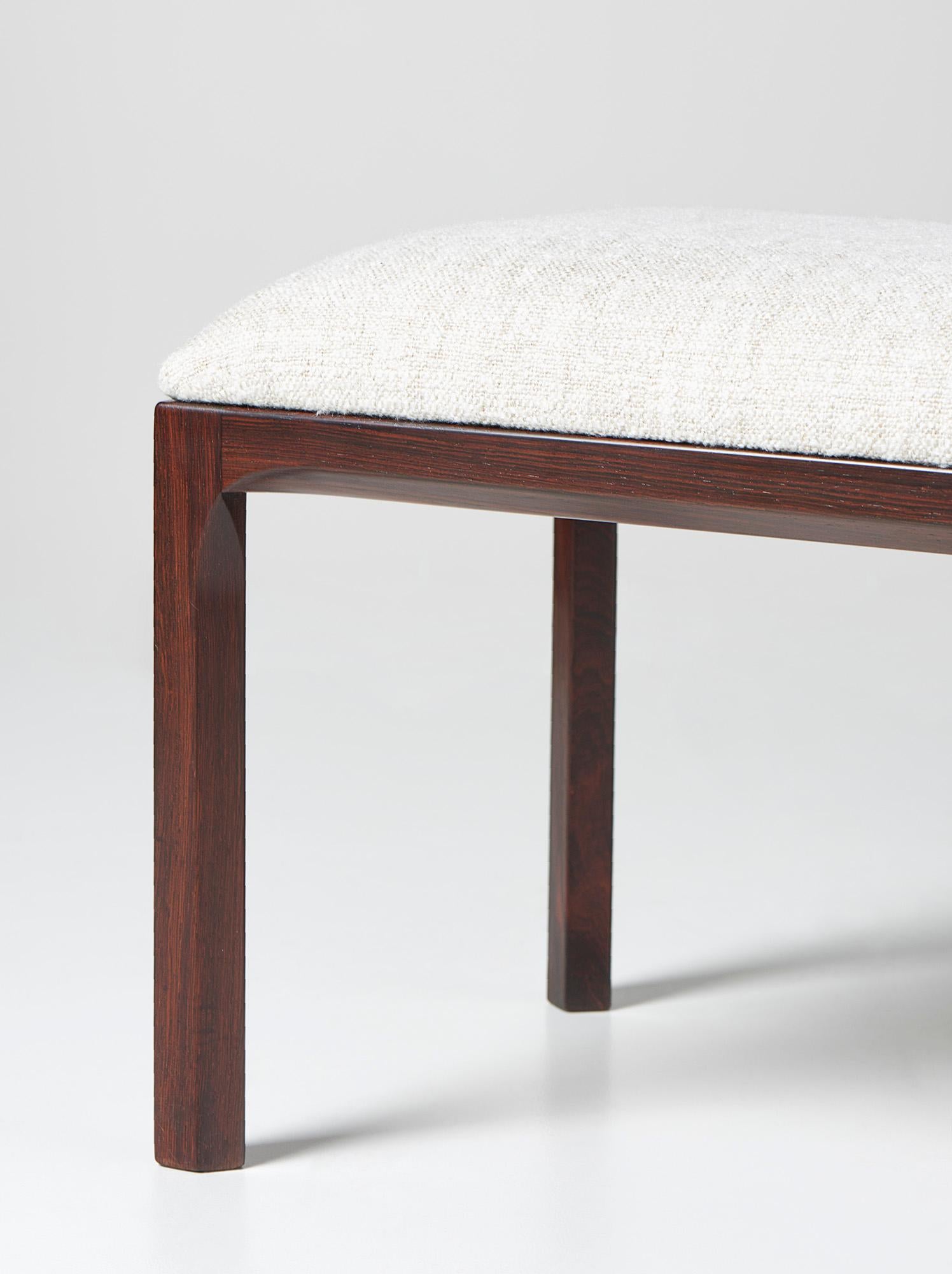 Kai Kristiansen Paire d'ottomans en bois de rose et tissu vers 1950 en vente 1