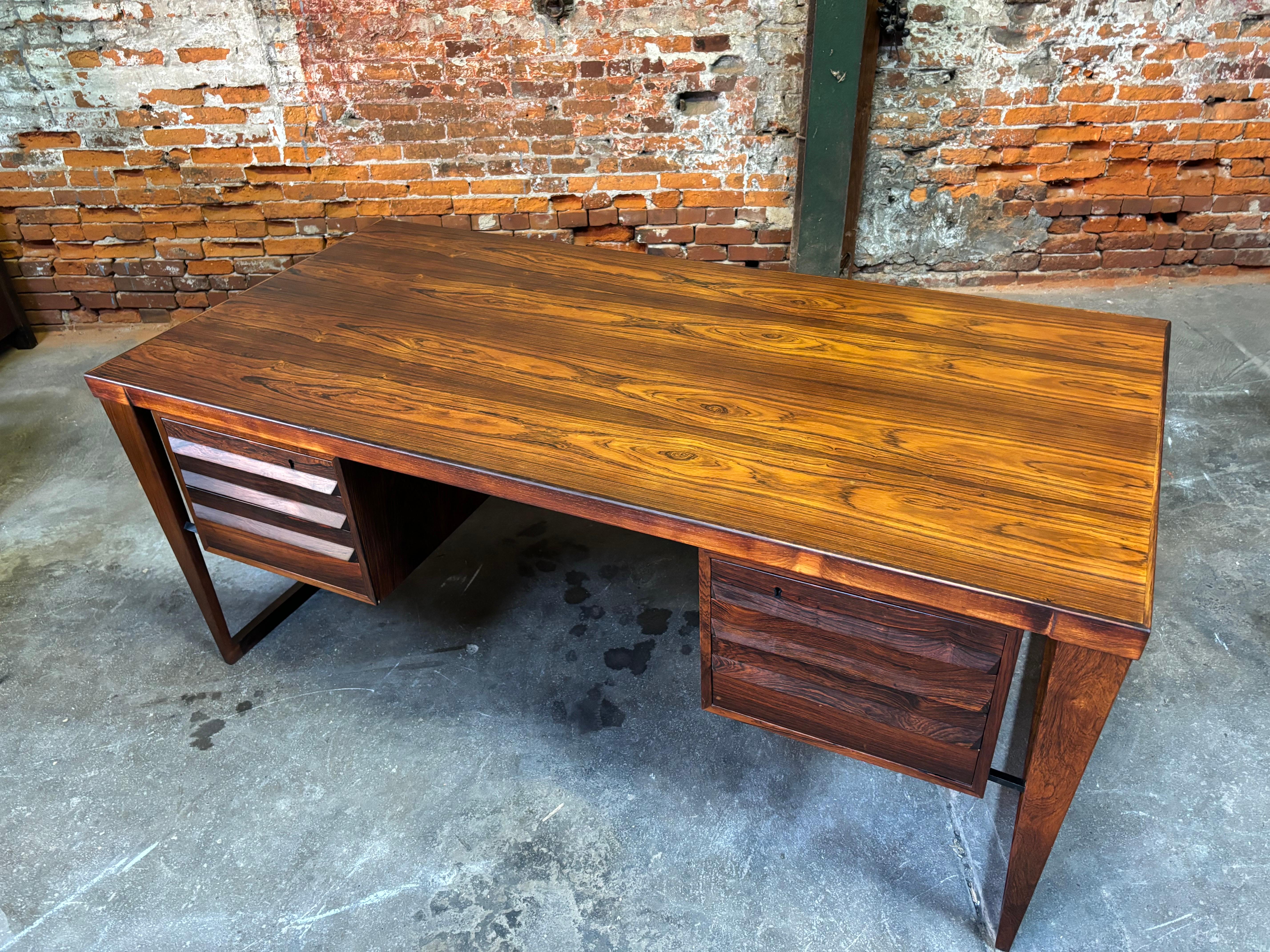 Kai Kristiansen Rosewood Desk Model 70 In Good Condition In Philadelphia, PA
