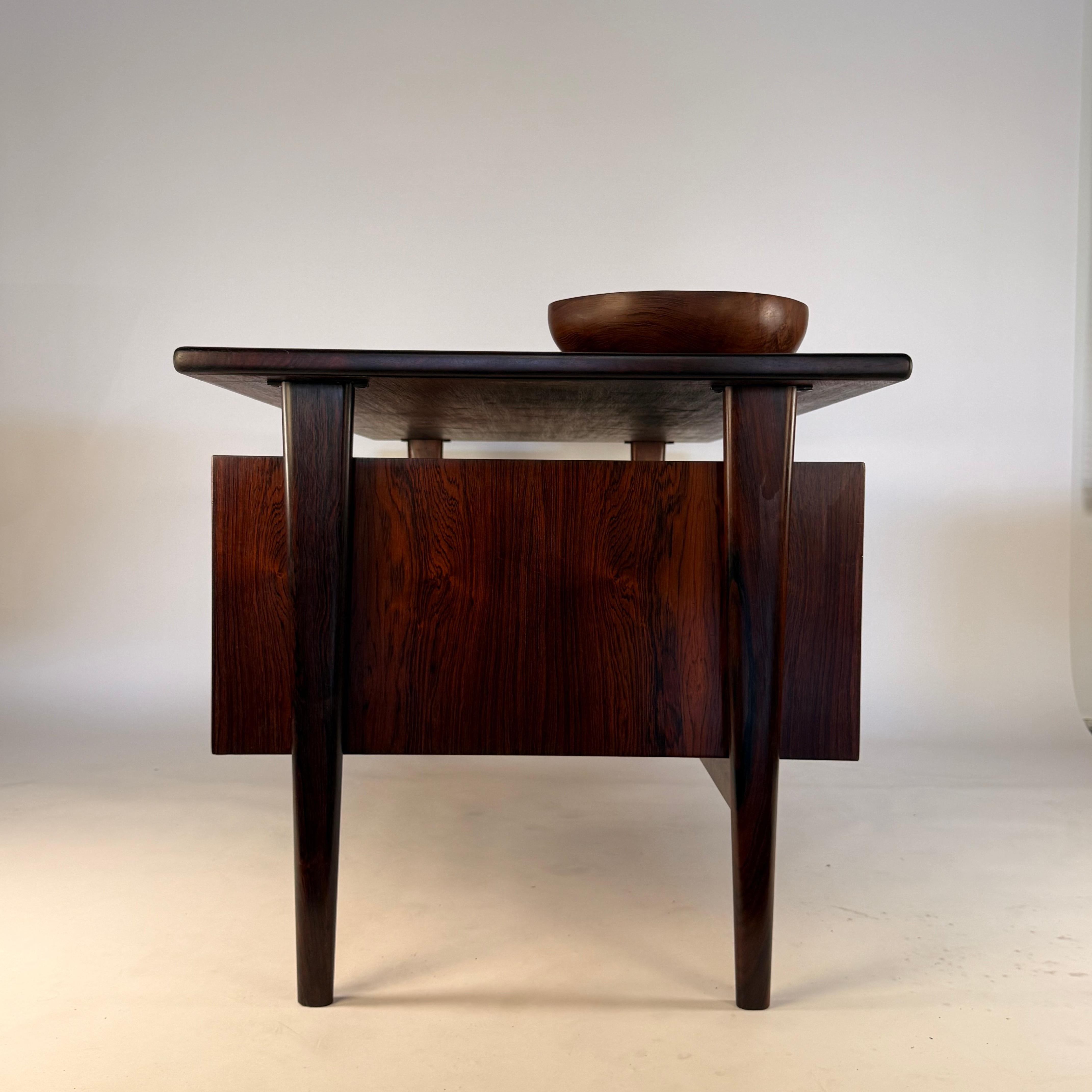 Scandinave moderne Bureau de direction en bois de rose de Kai Kristiansen en vente