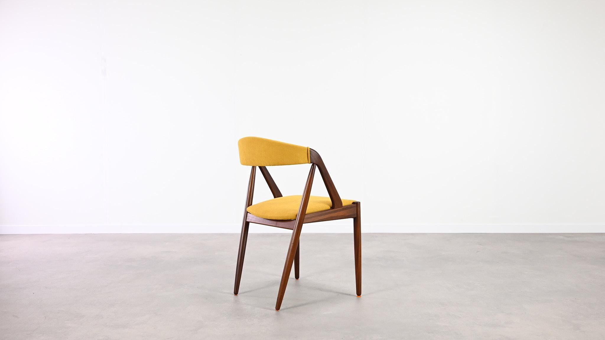 Varnished Kai Kristiansen, set of 8 chairs model 31