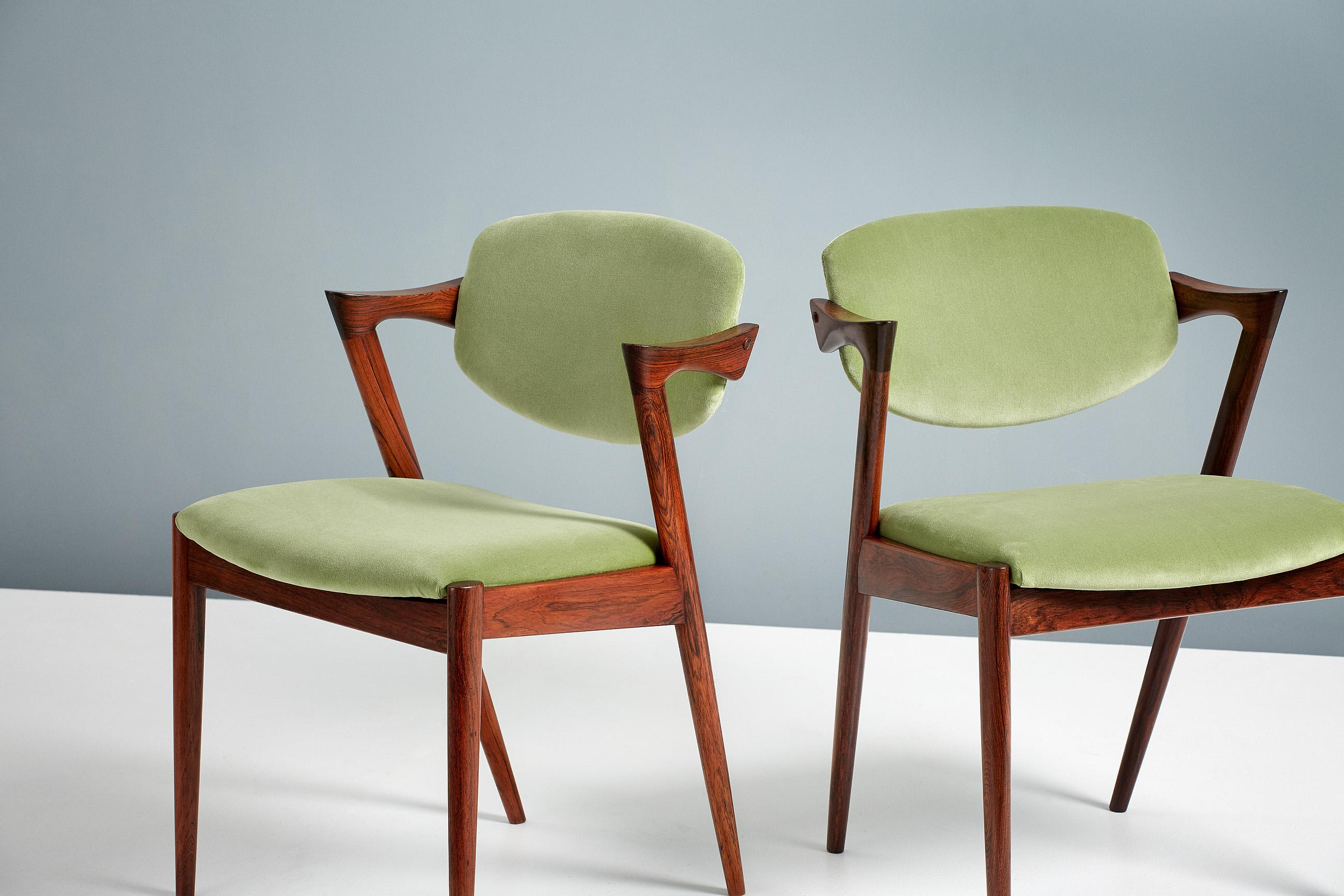 Kai Kristiansen - Ensemble de 8 chaises de salle à manger modèle 42 en bois de rose et velours en vente 3