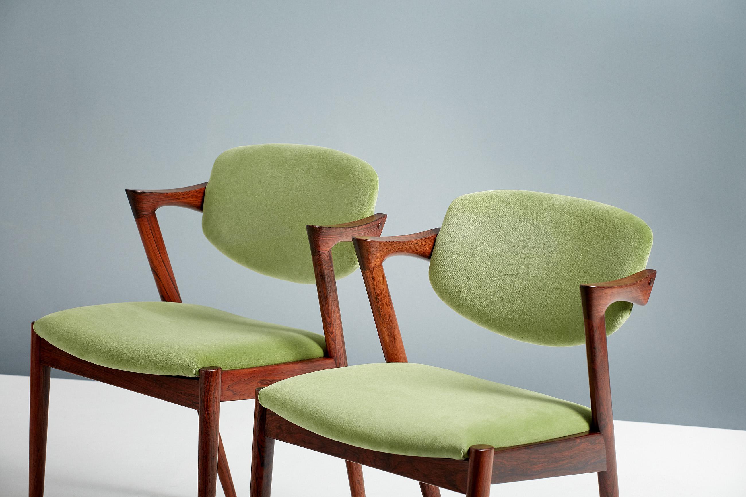 Velours Kai Kristiansen - Ensemble de 8 chaises de salle à manger modèle 42 en bois de rose et velours en vente