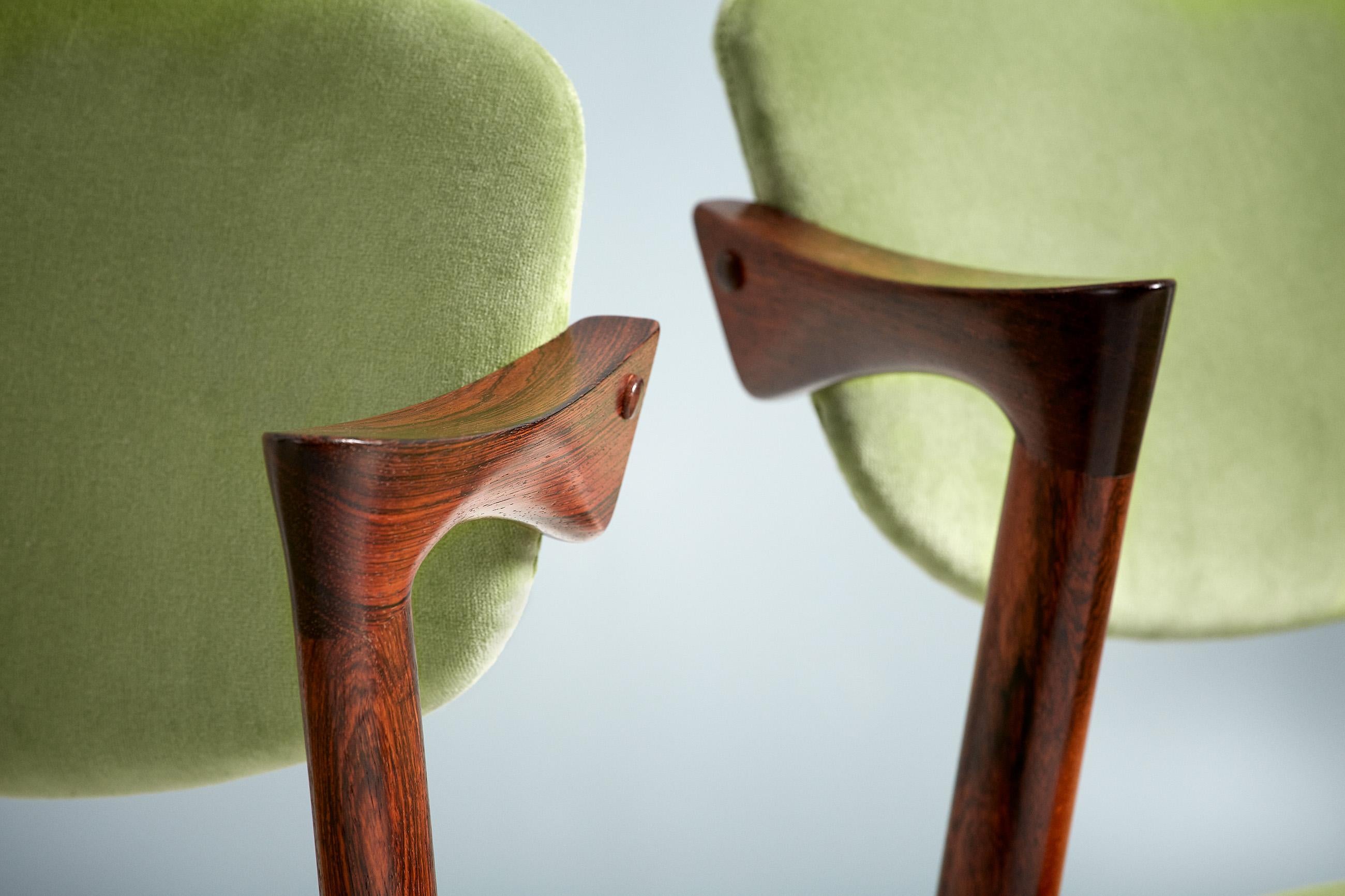 Kai Kristiansen - Ensemble de 8 chaises de salle à manger modèle 42 en bois de rose et velours en vente 2
