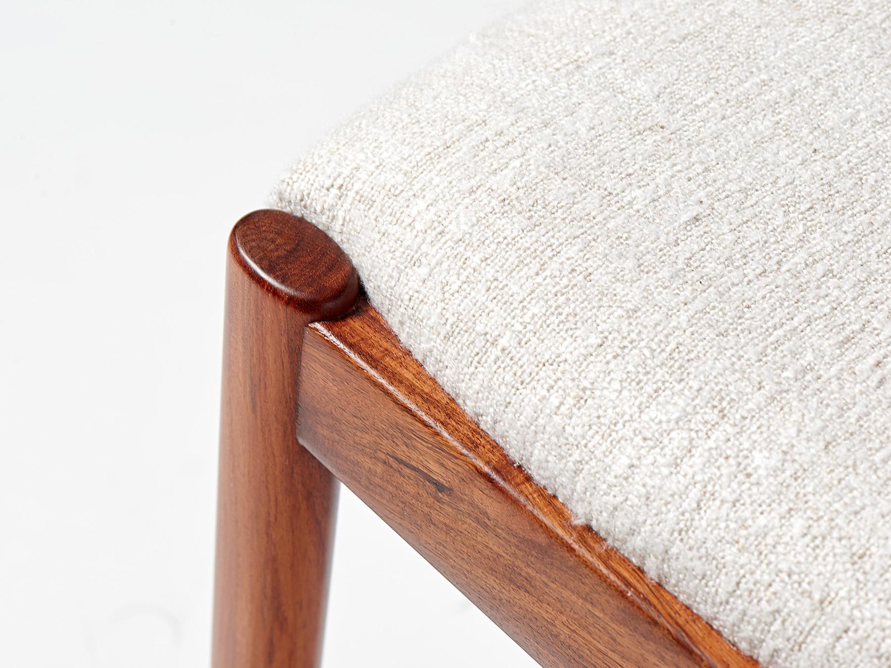 Kai Kristiansen Ensemble de 8 chaises de salle à manger en bois de rose Modèle 42 Années 50 Excellent état - En vente à London, England