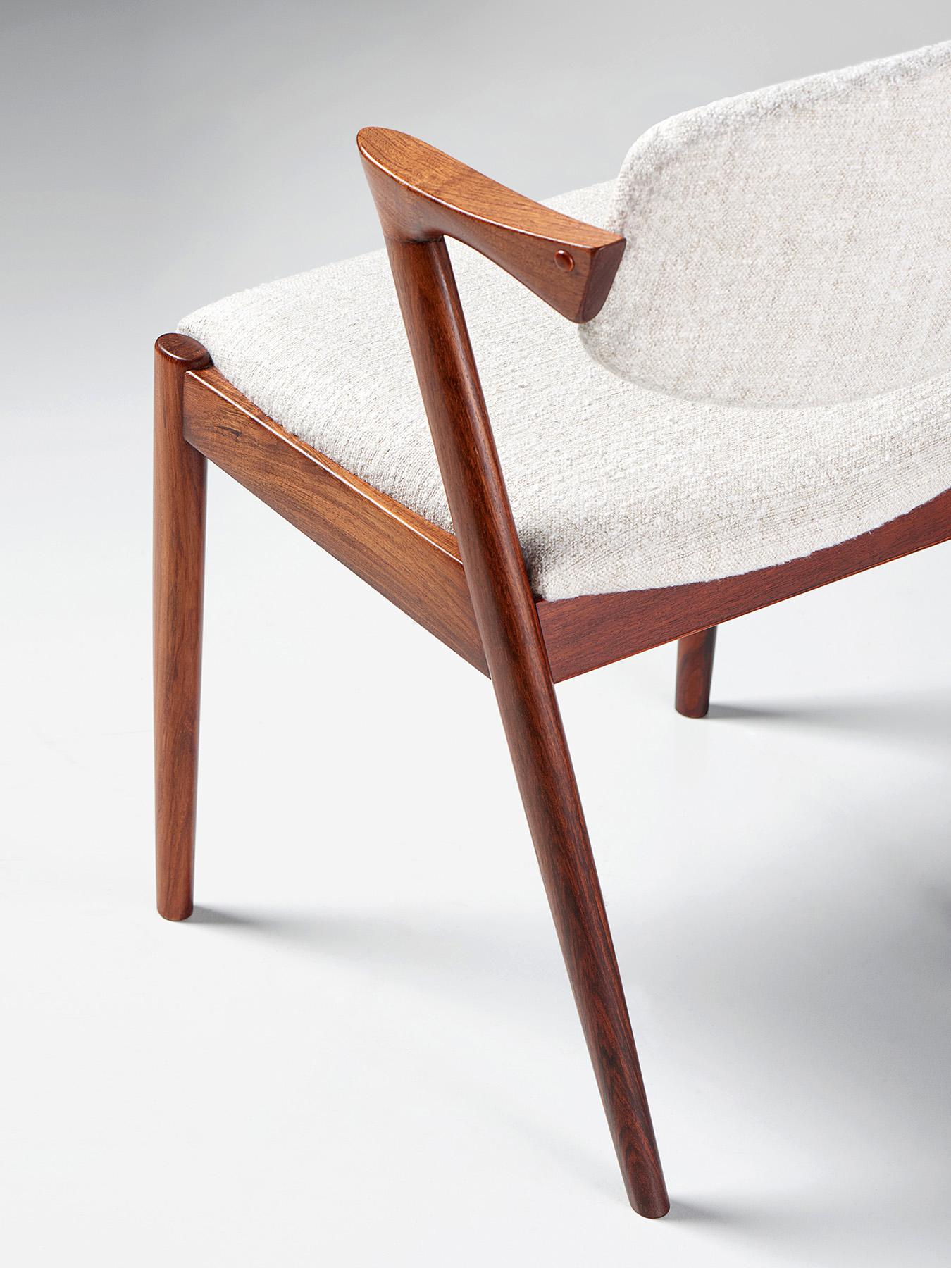 Milieu du XXe siècle Kai Kristiansen Ensemble de 8 chaises de salle à manger en bois de rose Modèle 42 Années 50 en vente