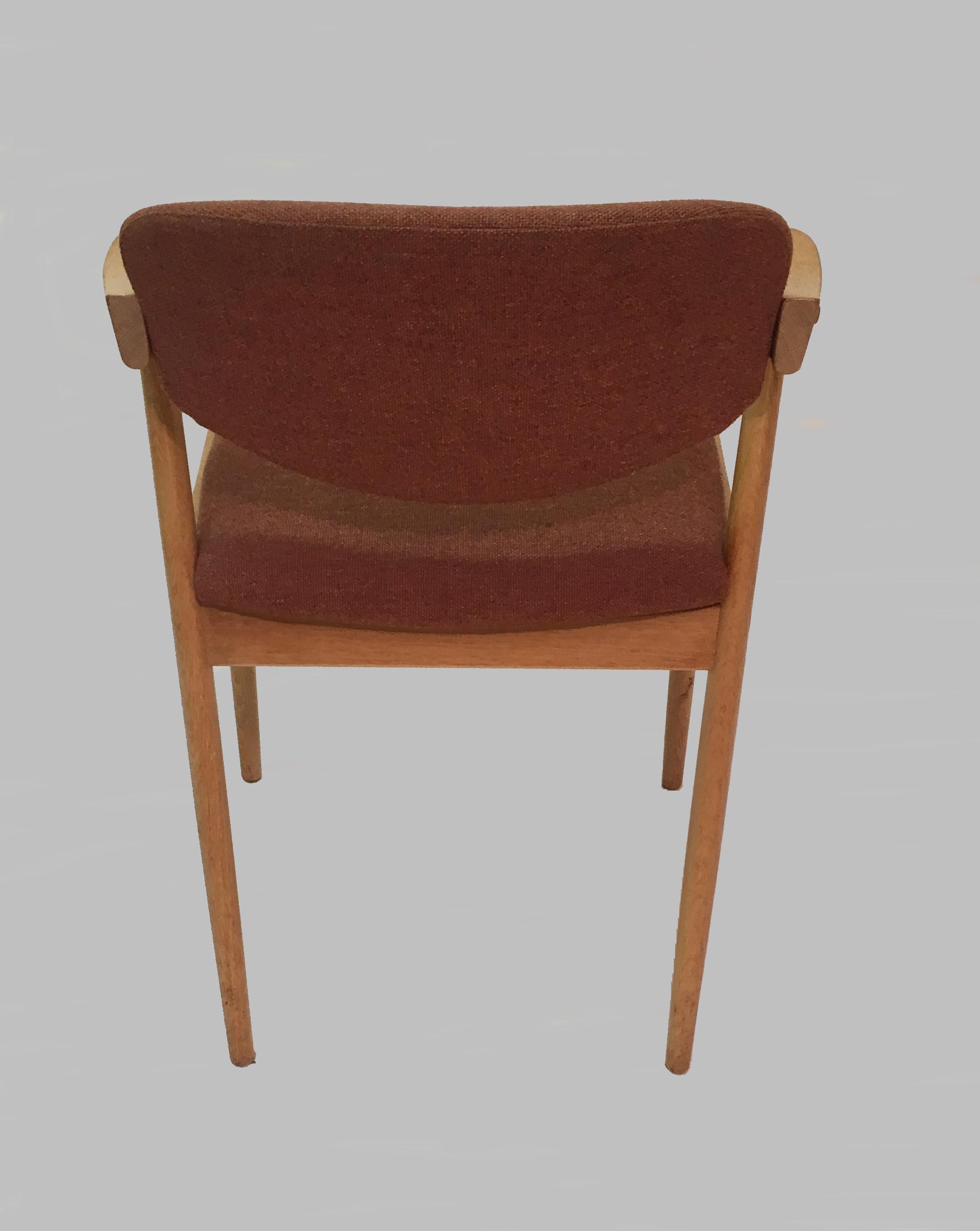 Kai Kristiansen Satz von vier restaurierten Esszimmerstühlen aus Eiche, Inc.-Polsterung (Mitte des 20. Jahrhunderts) im Angebot