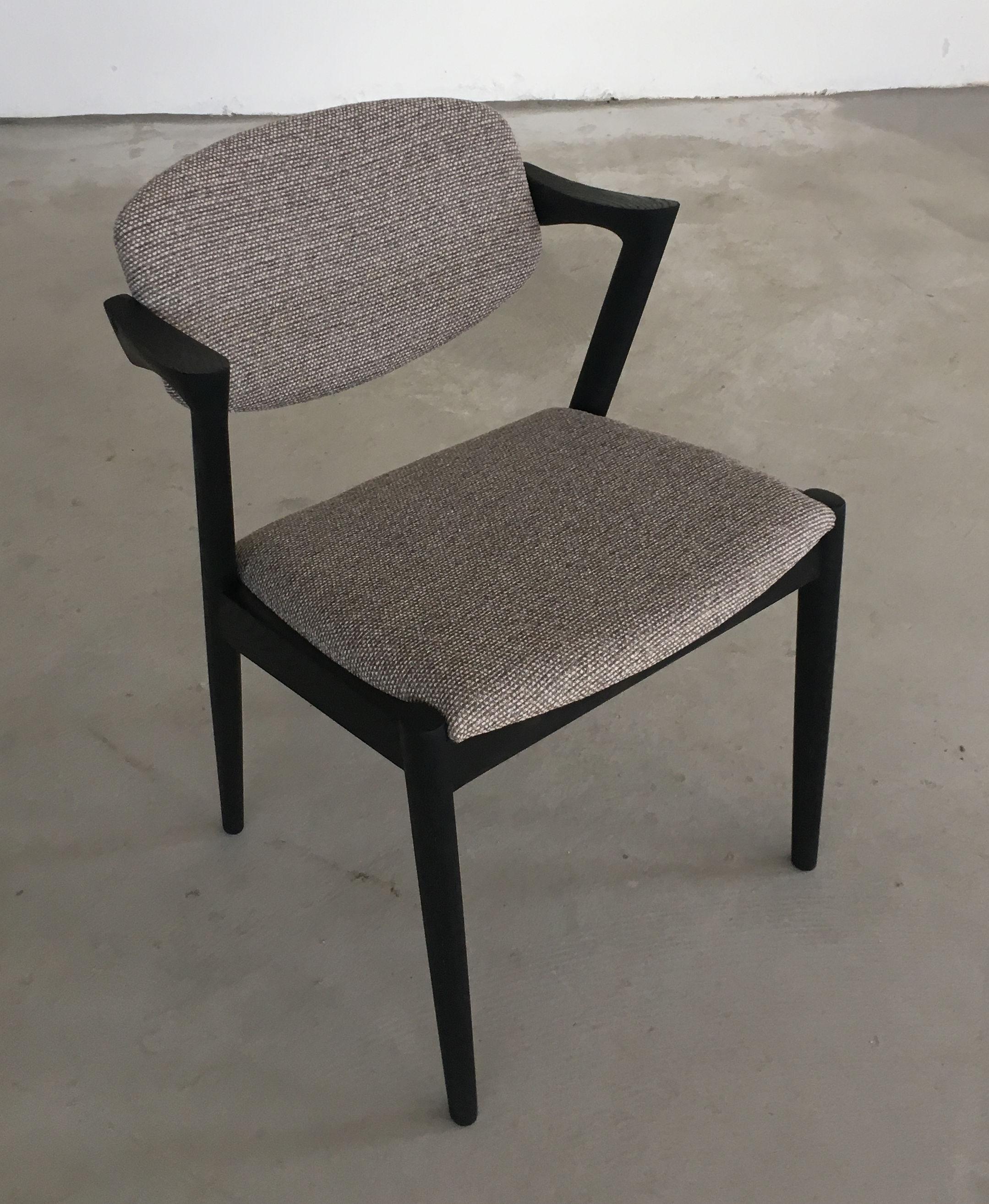 Sechs restaurierte Kai Kristiansen Ebonized Dining Chairs Custom Reupholstery Included im Angebot 2