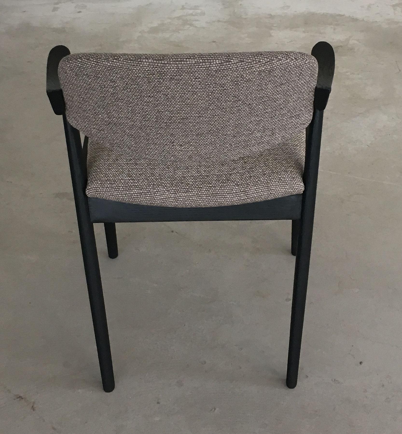 Kai Kristiansen - Ensemble de six chaises de salle à manger restaurées et ébénisées, avec retapissage 1