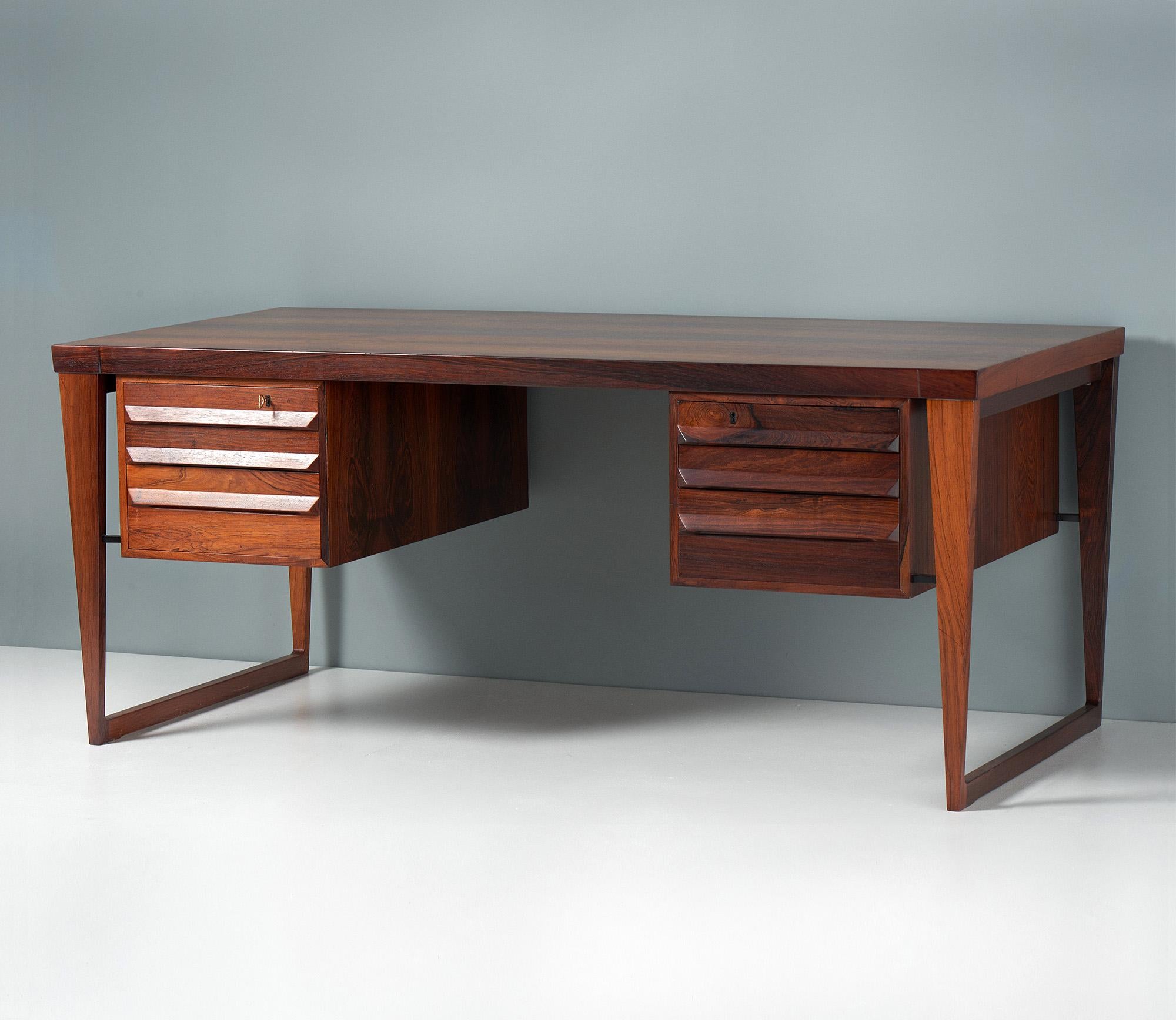 Scandinavian Modern Kai Kristiansen Sled Leg Rosewood Desk c1960s For Sale