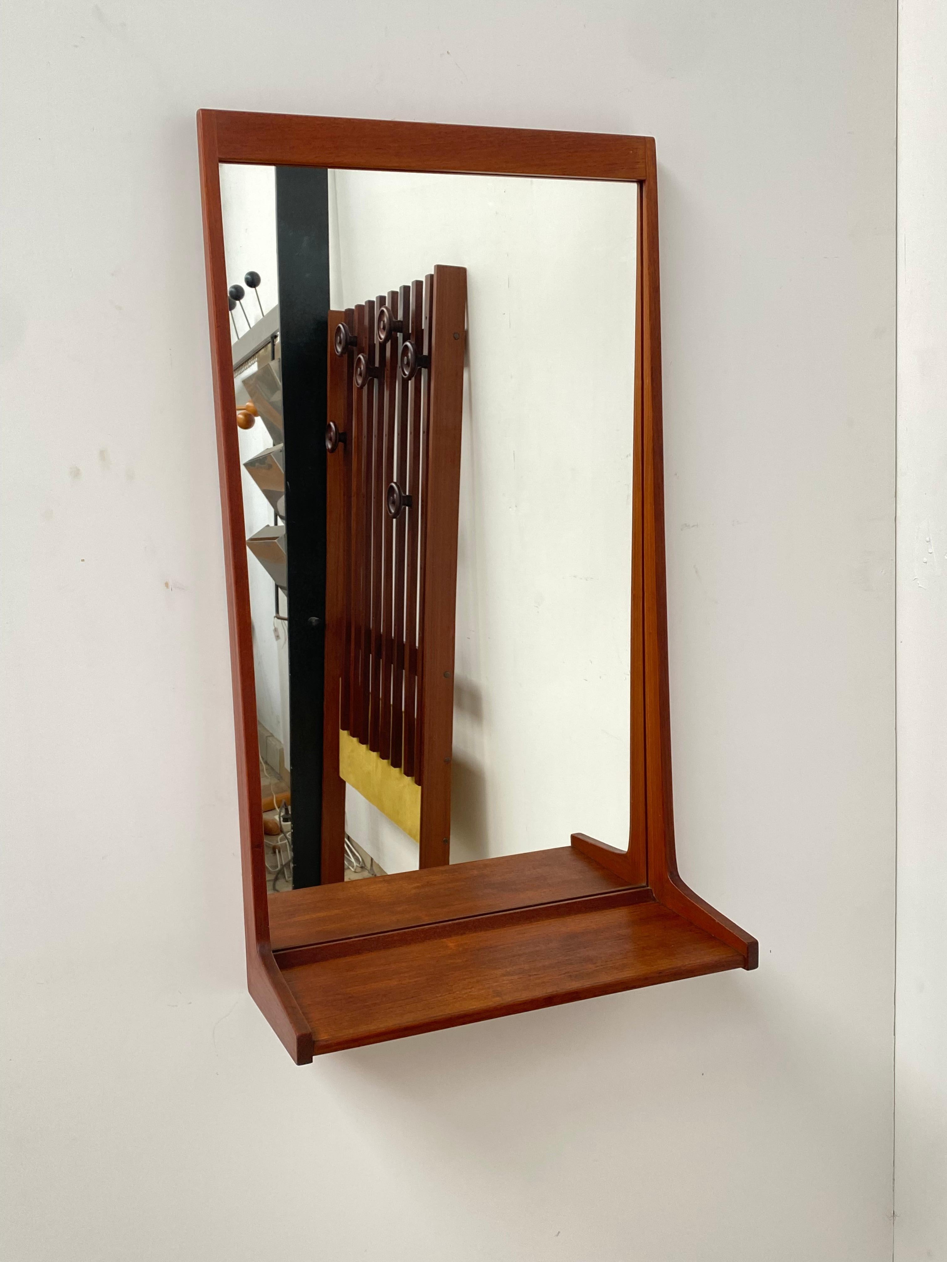 Miroir en teck massif Kai Kristiansen modèle 180 pour Aksel Kjersgaard, Danemark, années 1960 en vente 1