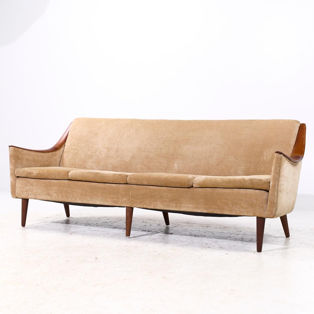 Kai Kristiansen Stil Mid Century Danish Teak Sofa (Moderne der Mitte des Jahrhunderts) im Angebot