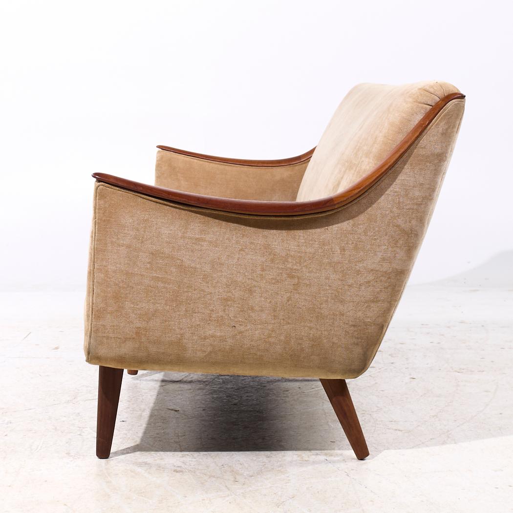 Kai Kristiansen Stil Mid Century Danish Teak Sofa (Dänisch) im Angebot