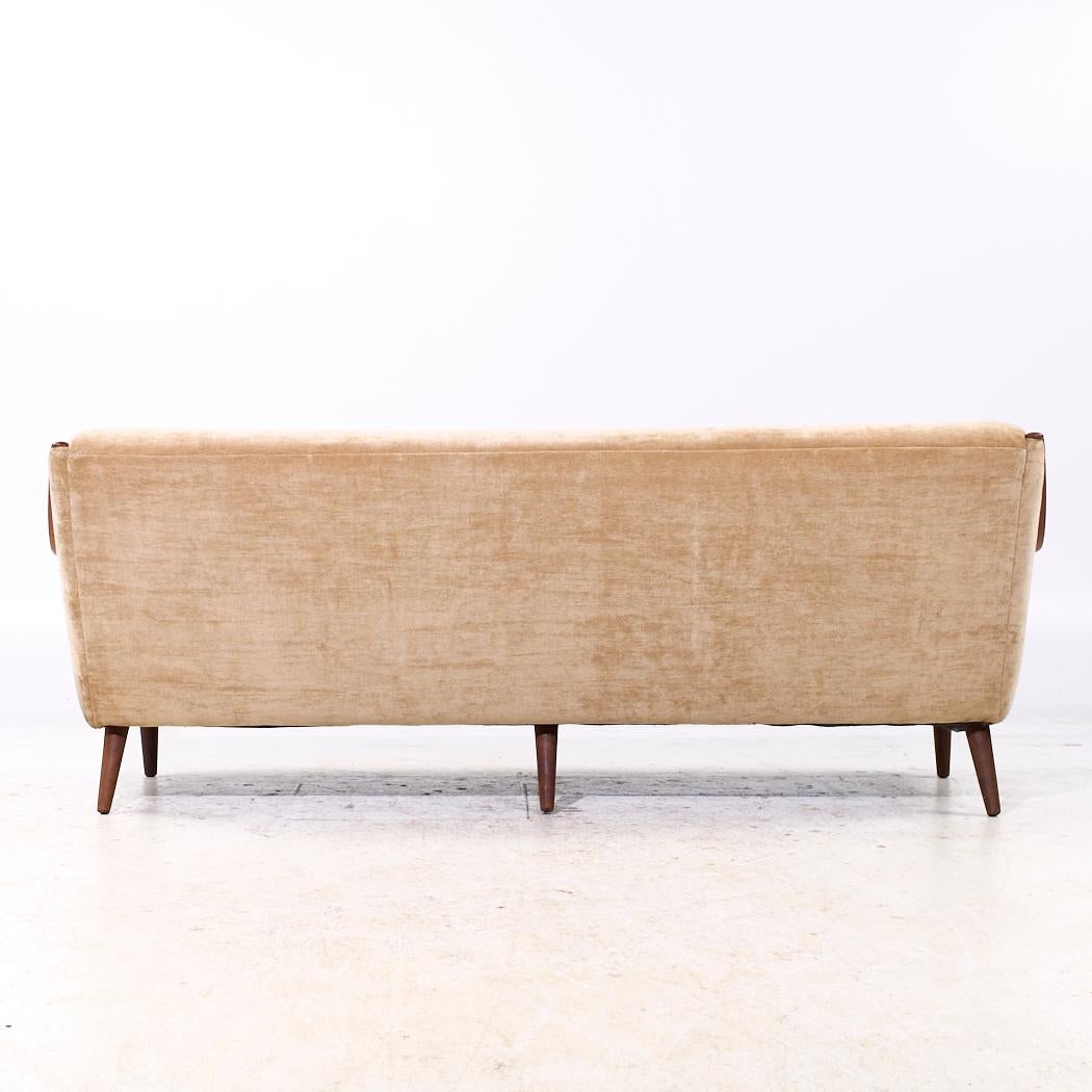 Kai Kristiansen Stil Mid Century Danish Teak Sofa (20. Jahrhundert) im Angebot