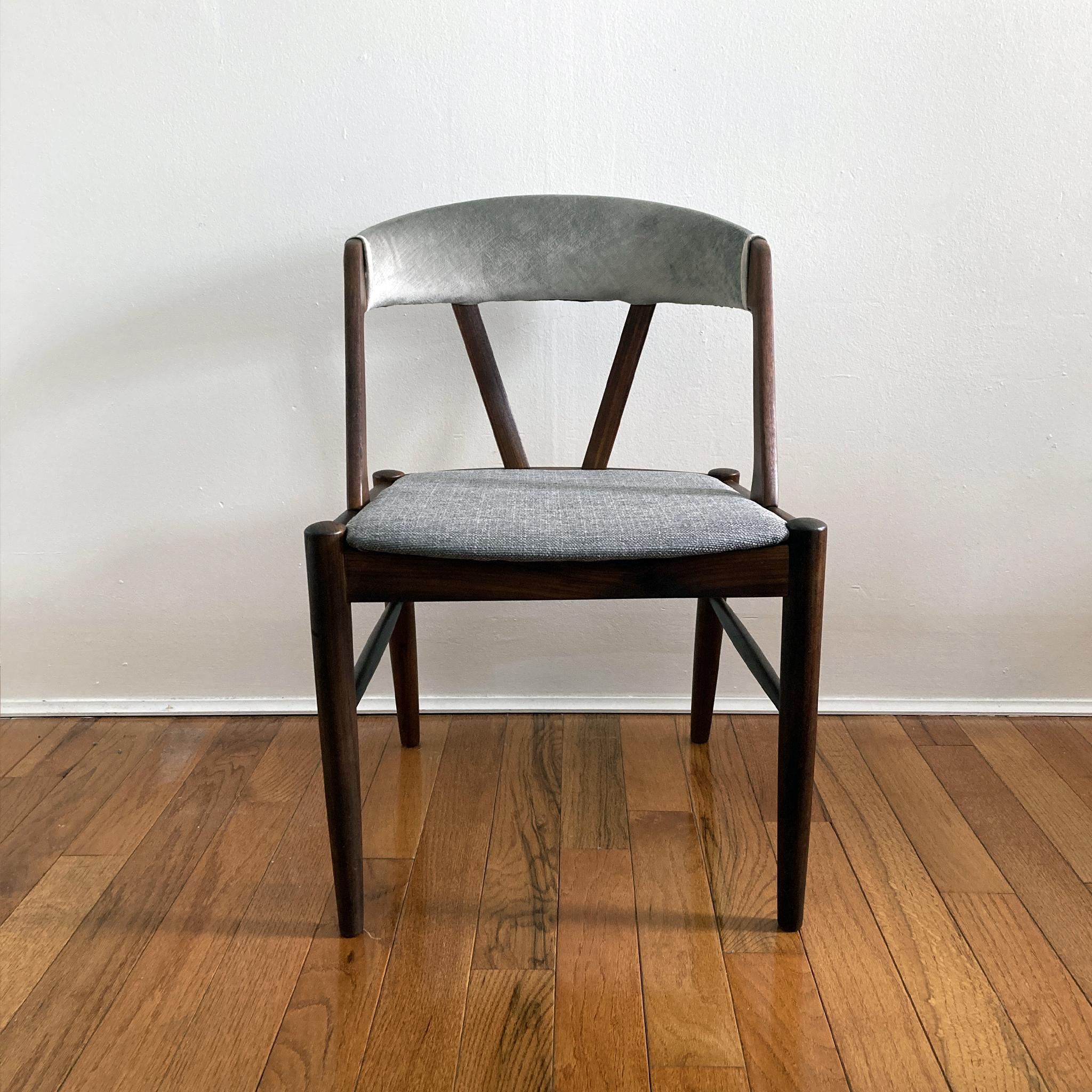 Mid-Century Modern Chaise à dossier incurvé en teck gris de style Kai Kristiansen, retapissée, danoise, années 1960 en vente
