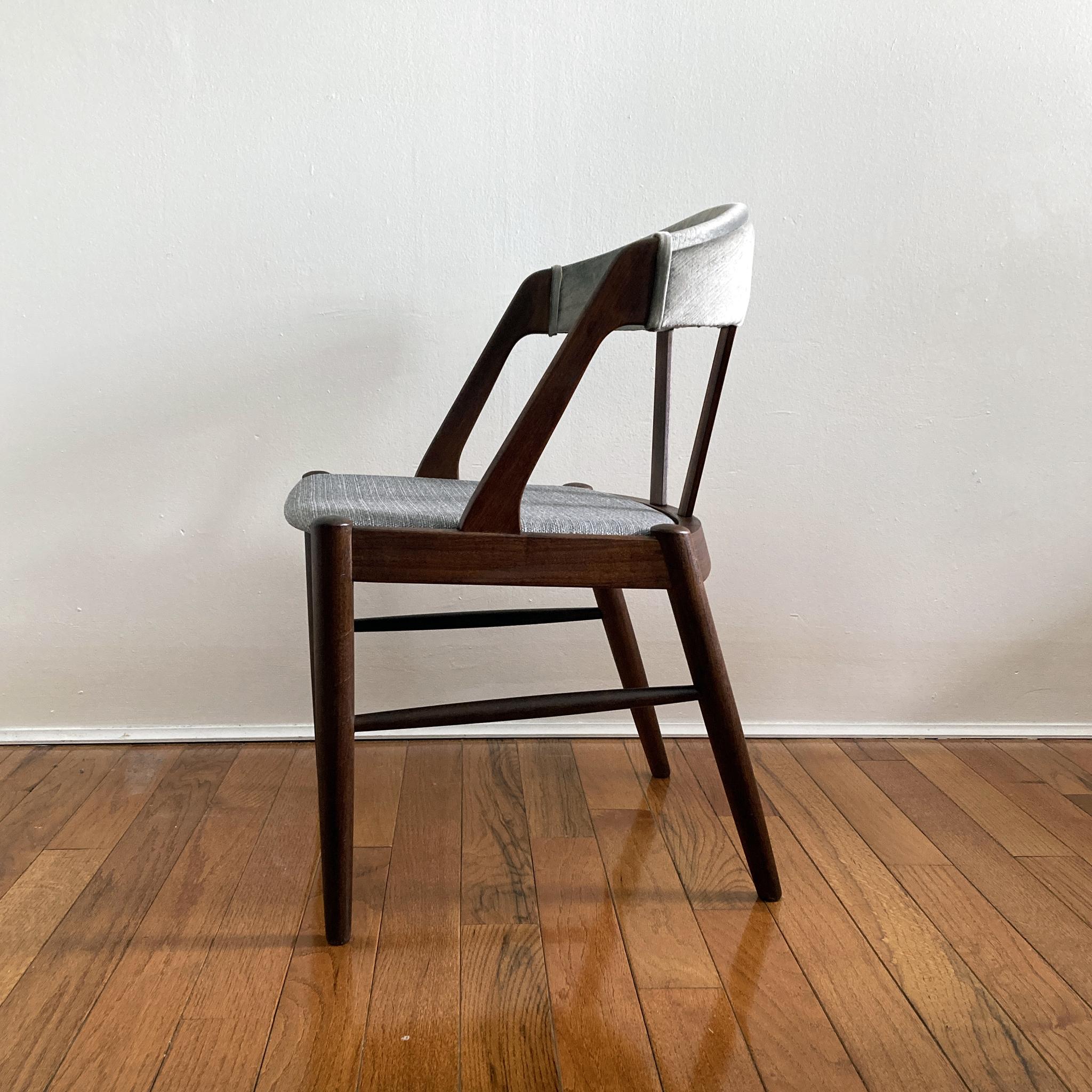 Mid-20th Century Kai Kristiansen Style Reupholstered Curved Back Gray Teak Chair, Danish, 1960s For Sale
