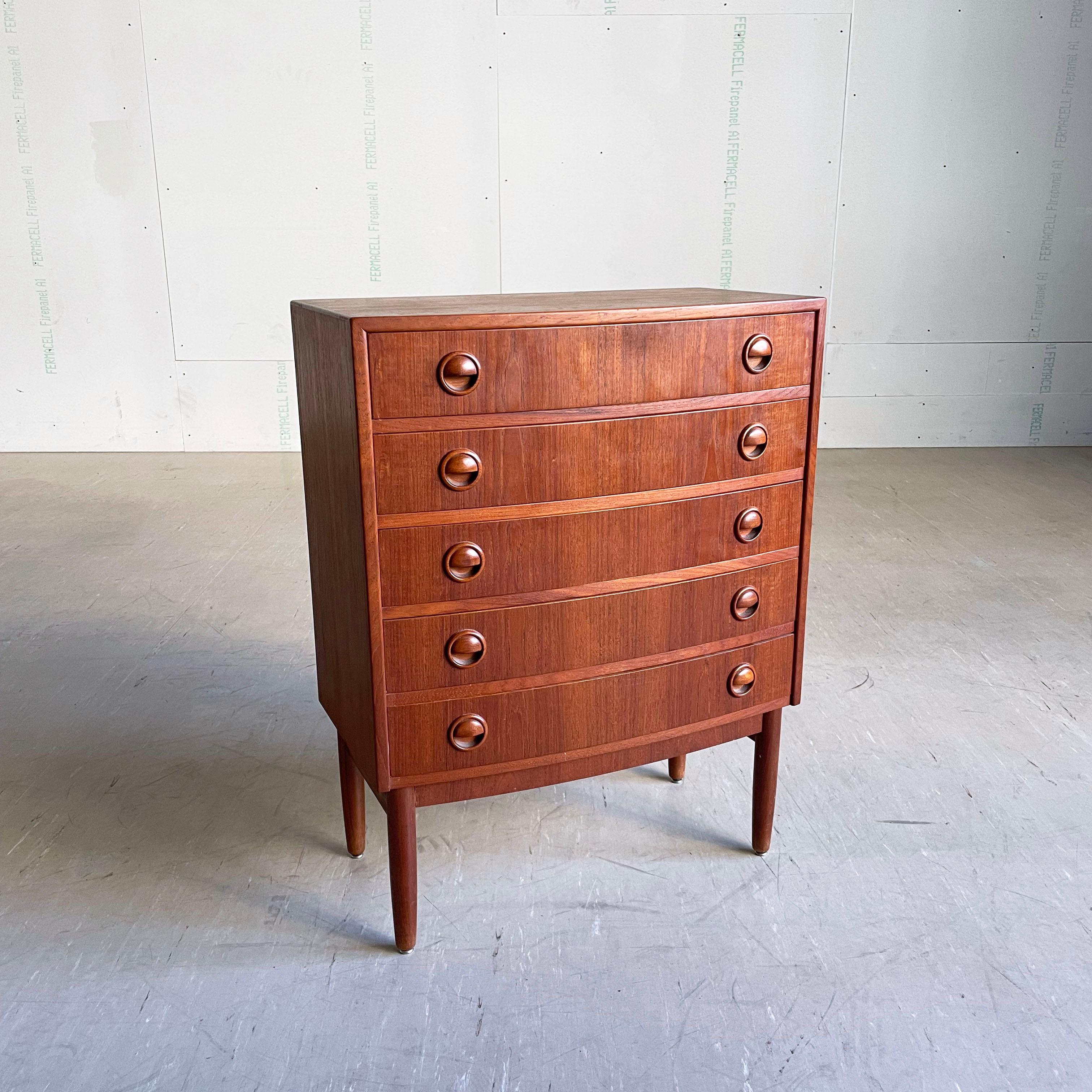 Mid-Century moderno Cassettiera in teak Kai Kristiansen by  Feldballes Møbelfabrik, Danimarca in vendita