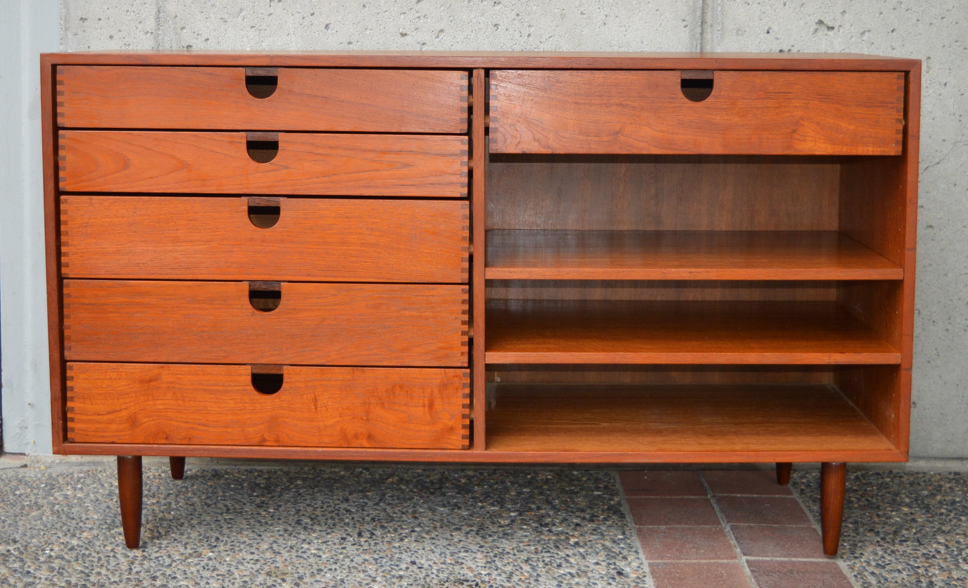 Kai Kristiansen Teak Credenza, Adjustable Drawers and Shelves, for Feldballes In Excellent Condition In New Westminster, British Columbia