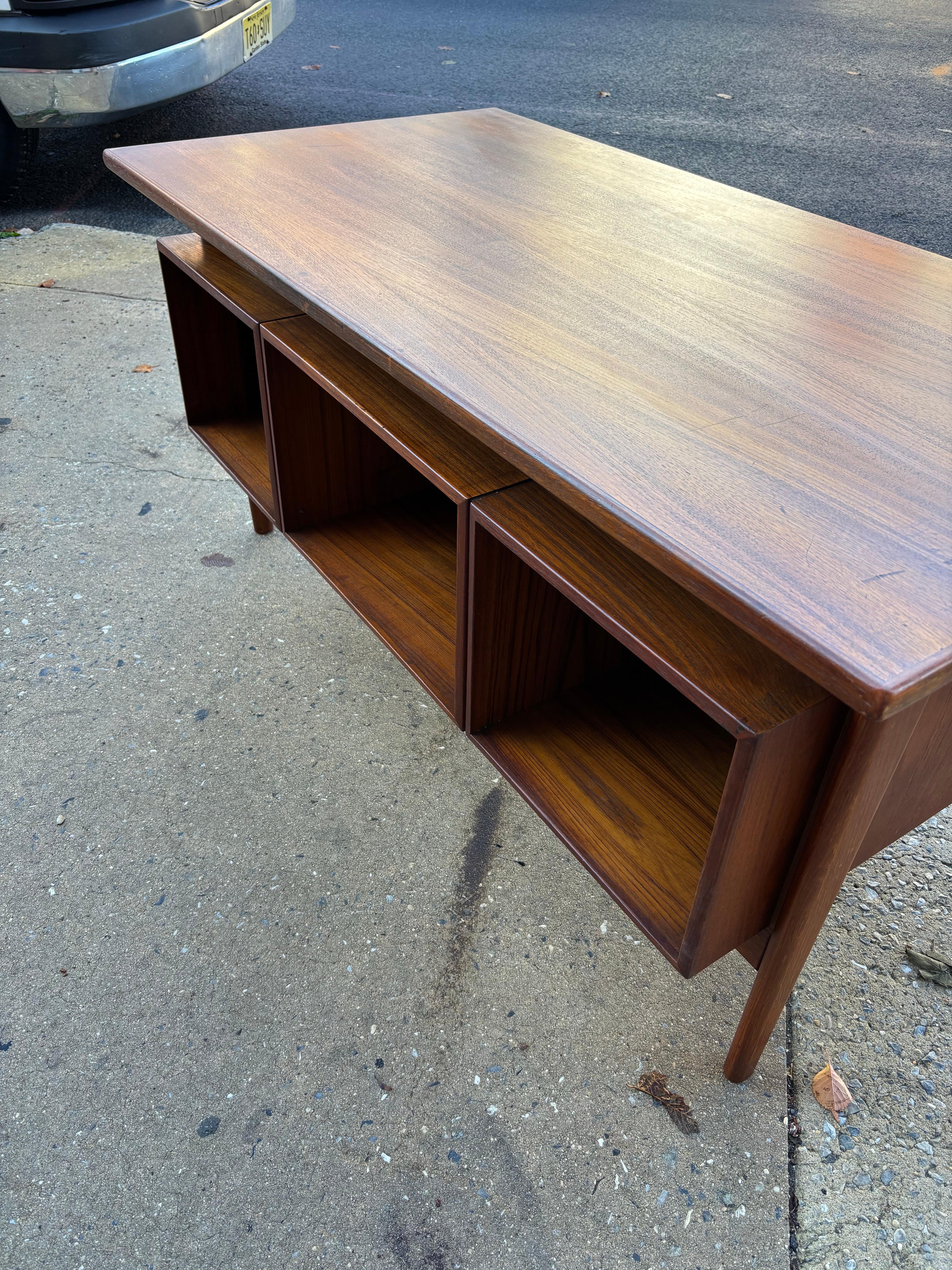 Scrivania in teak Kai Kristiansen modello FM60 in vendita 4