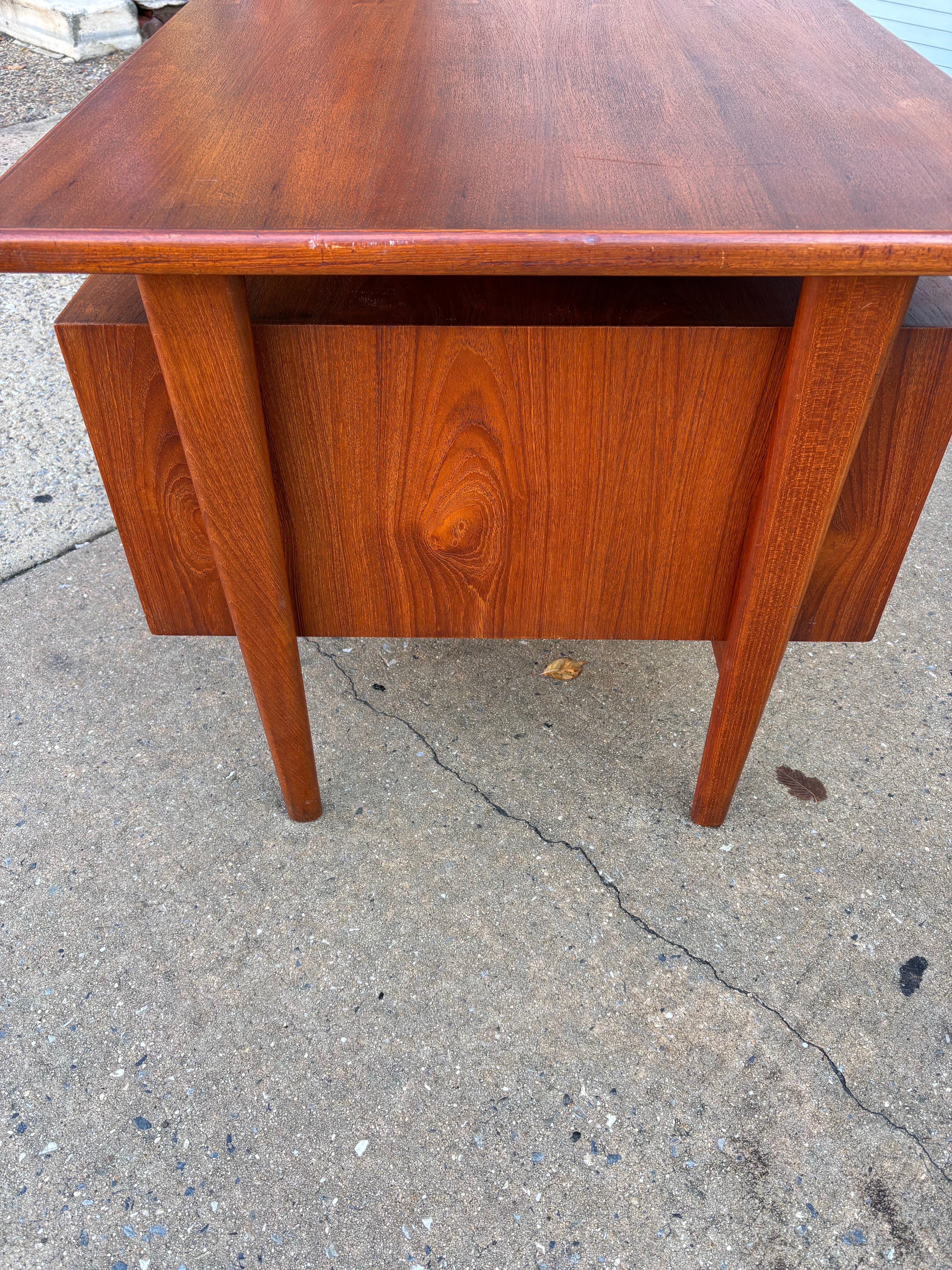 Scandinavo moderno Scrivania in teak Kai Kristiansen modello FM60 in vendita