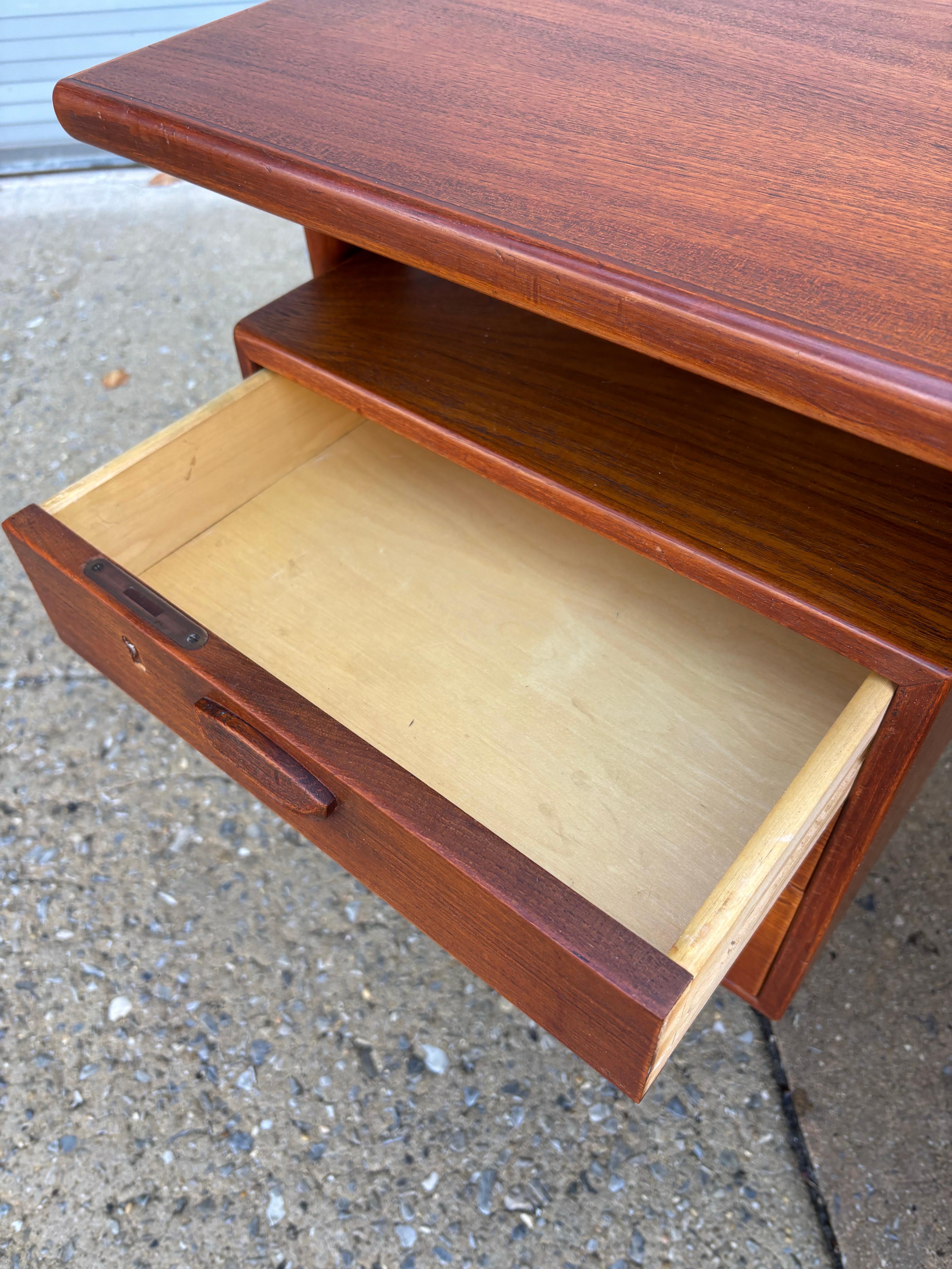 Fatto a mano Scrivania in teak Kai Kristiansen modello FM60 in vendita