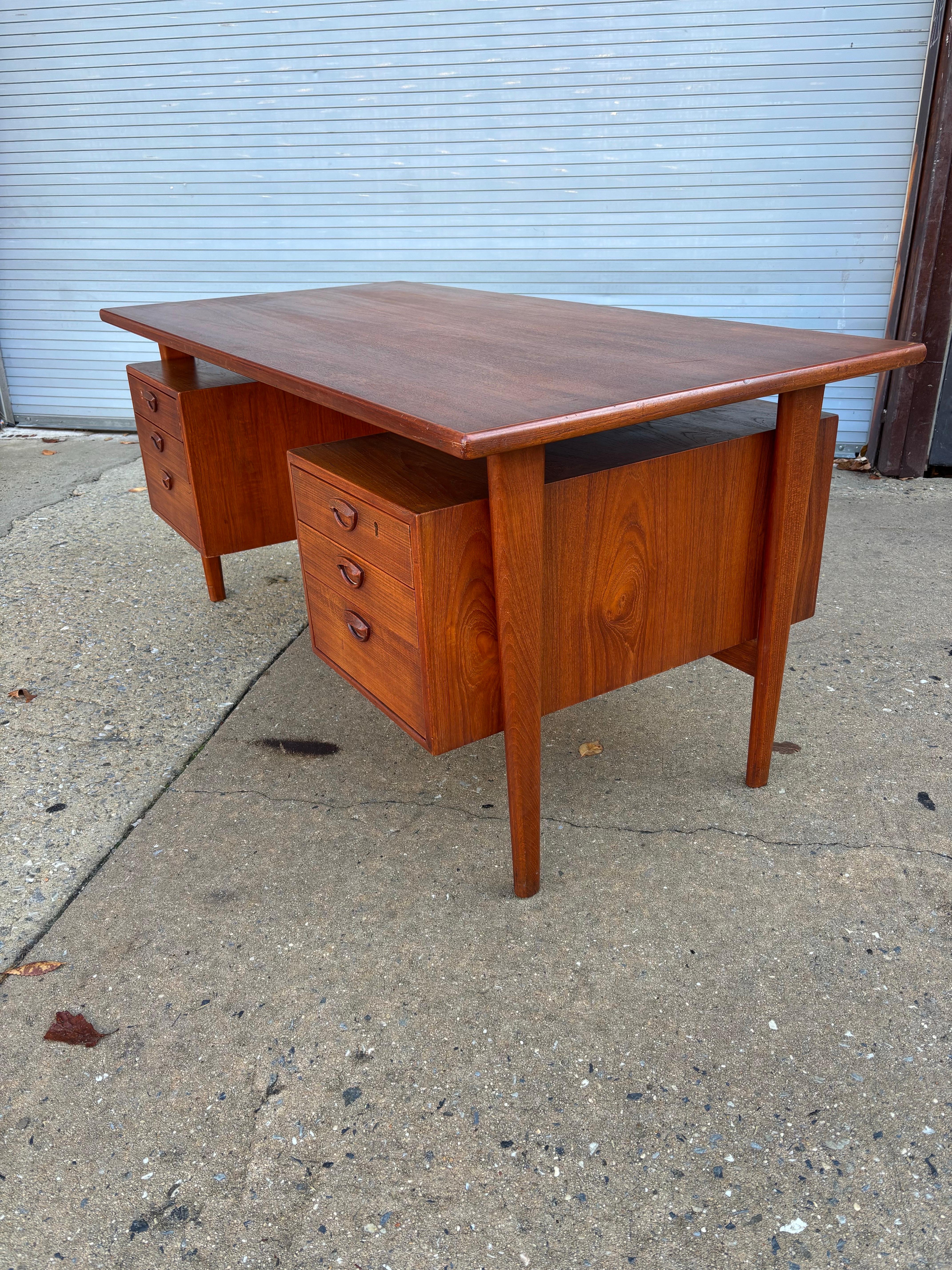 Scrivania in teak Kai Kristiansen modello FM60 in vendita 1