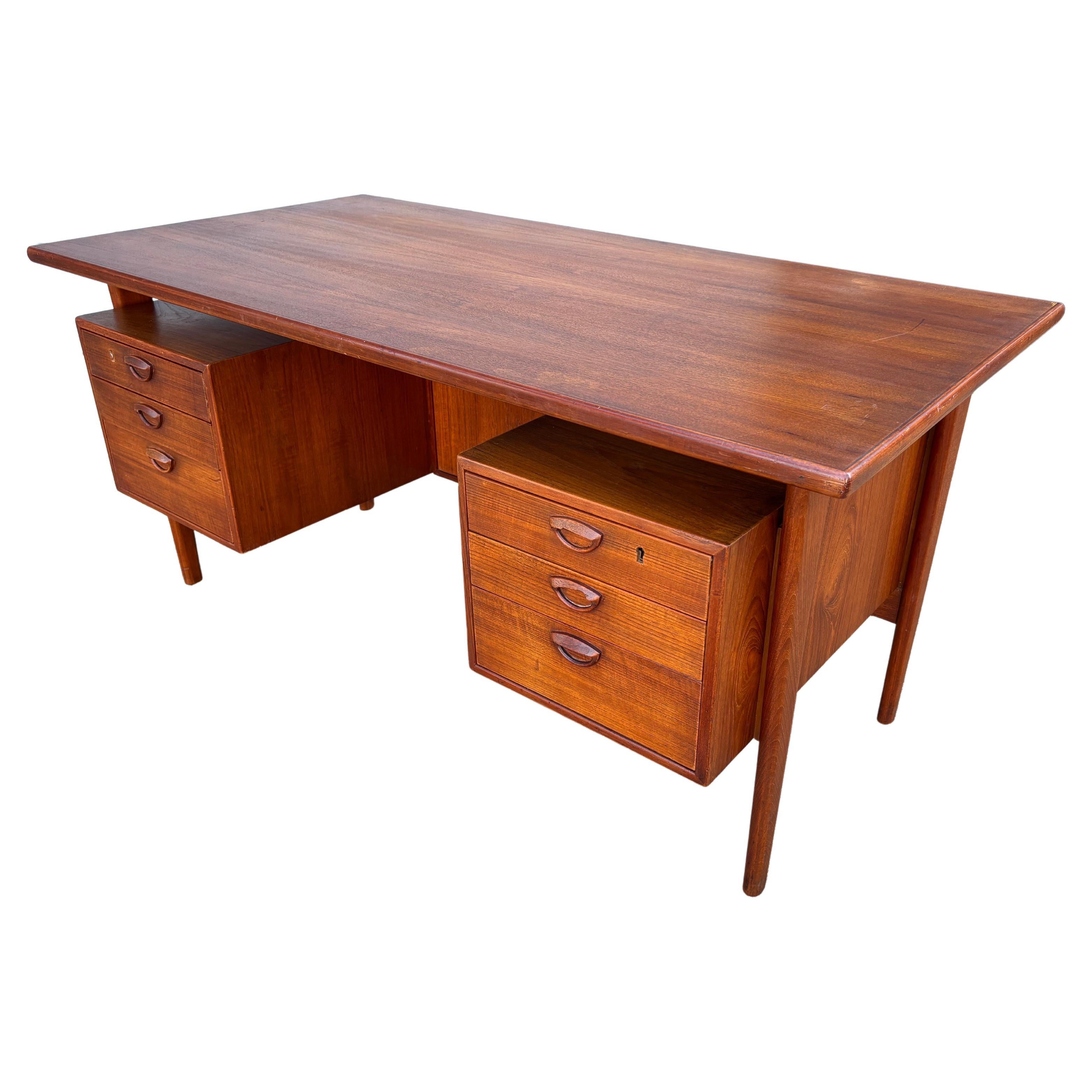 Scrivania in teak Kai Kristiansen modello FM60