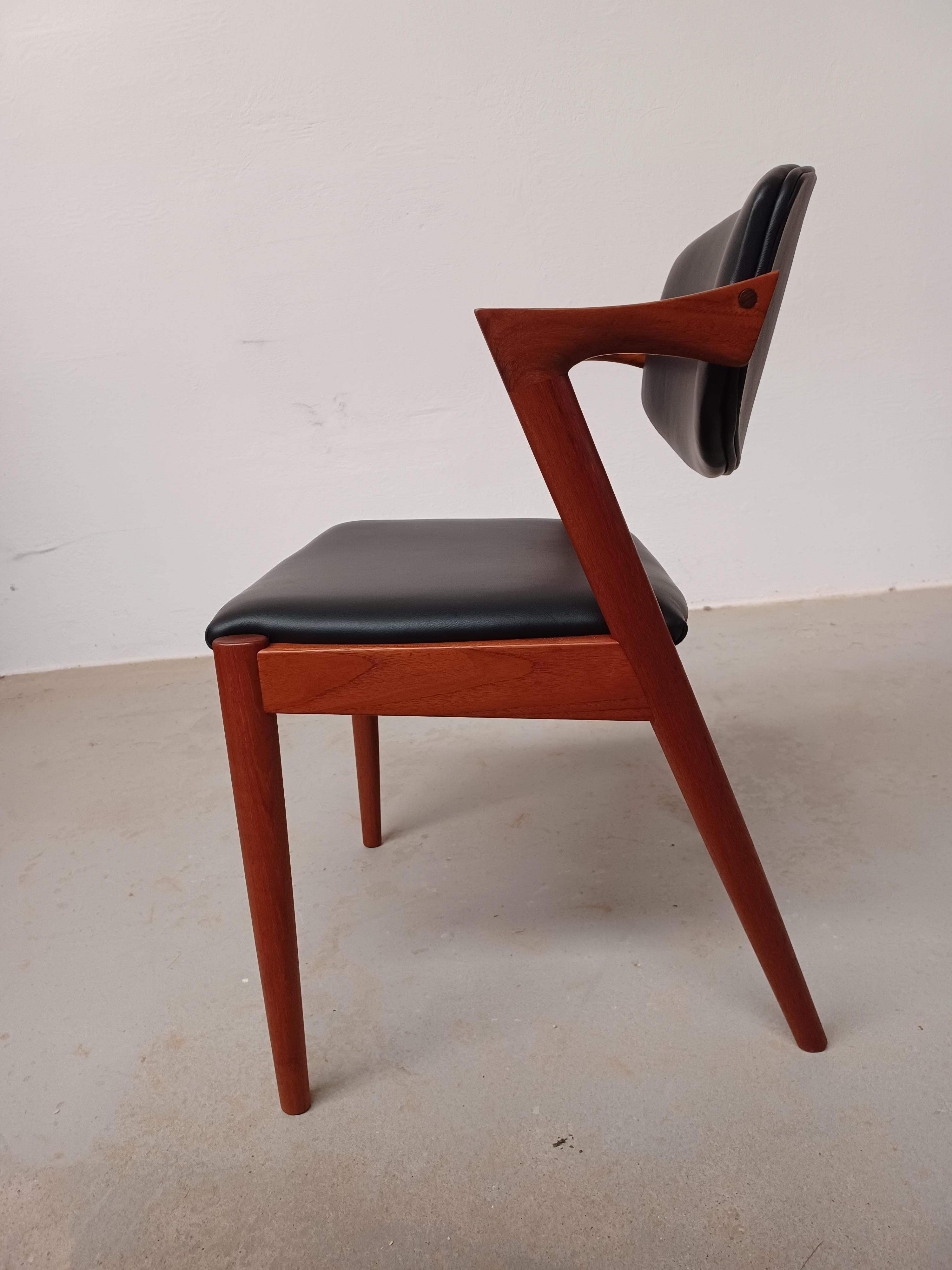 Kai Kristiansen Teak Dining Chairs Excellent Condition Customisable Upholstery (Leder) im Angebot