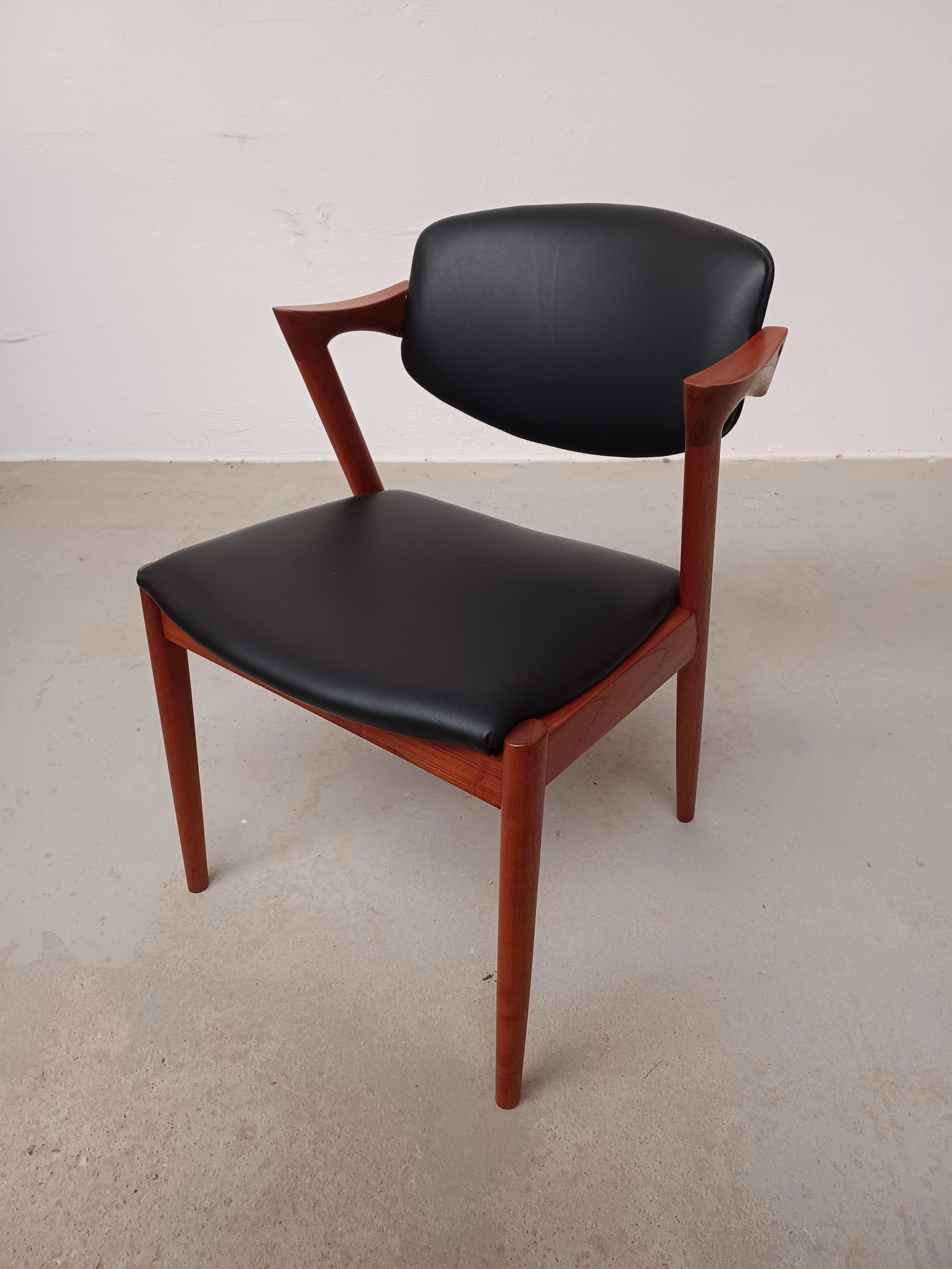 Kai Kristiansen Teak Dining Chairs Excellent Condition Customisable Upholstery im Angebot 1
