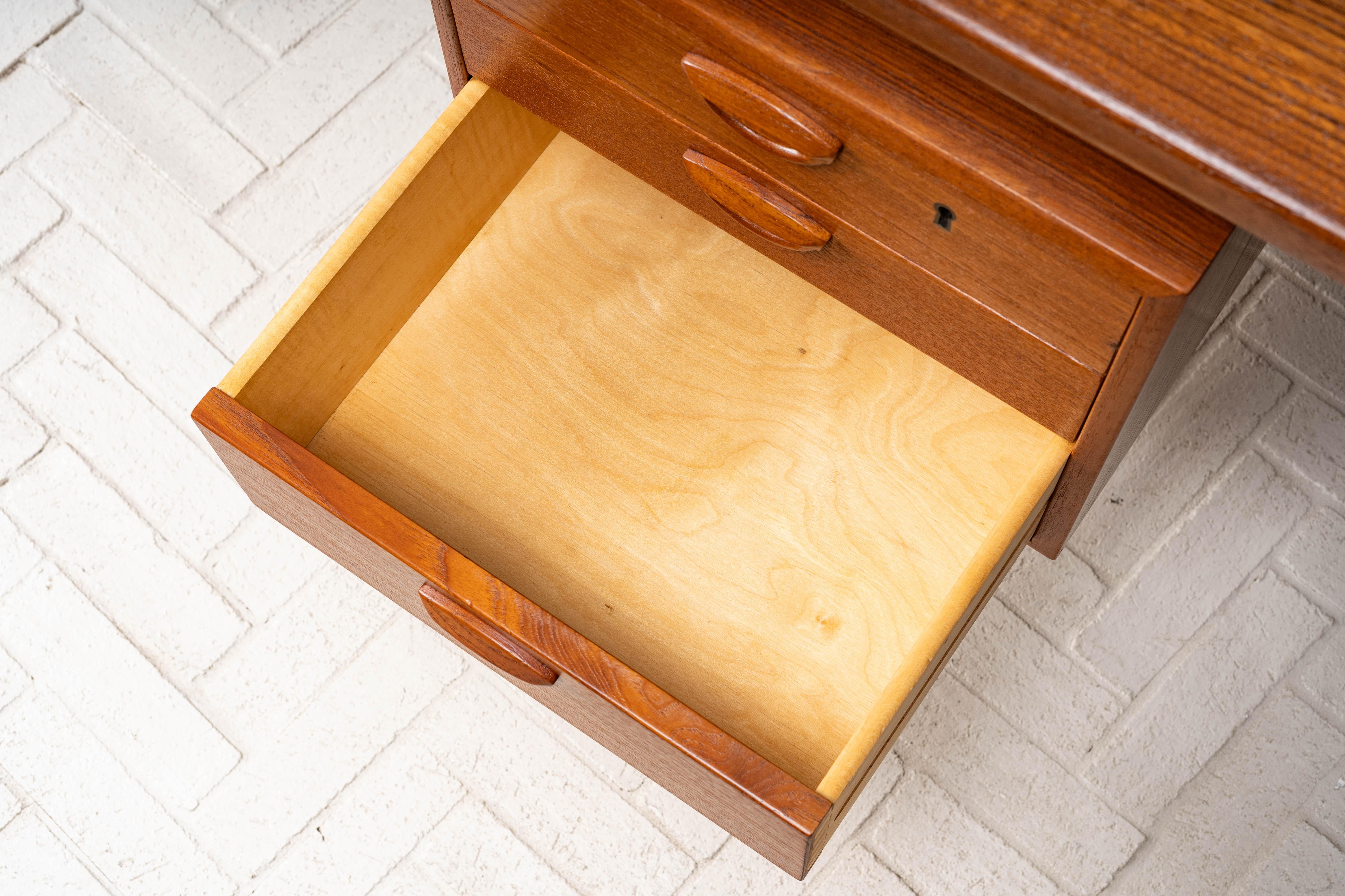 Kai Kristiansen Teak Executive Desk In Good Condition For Sale In Cambridge, US