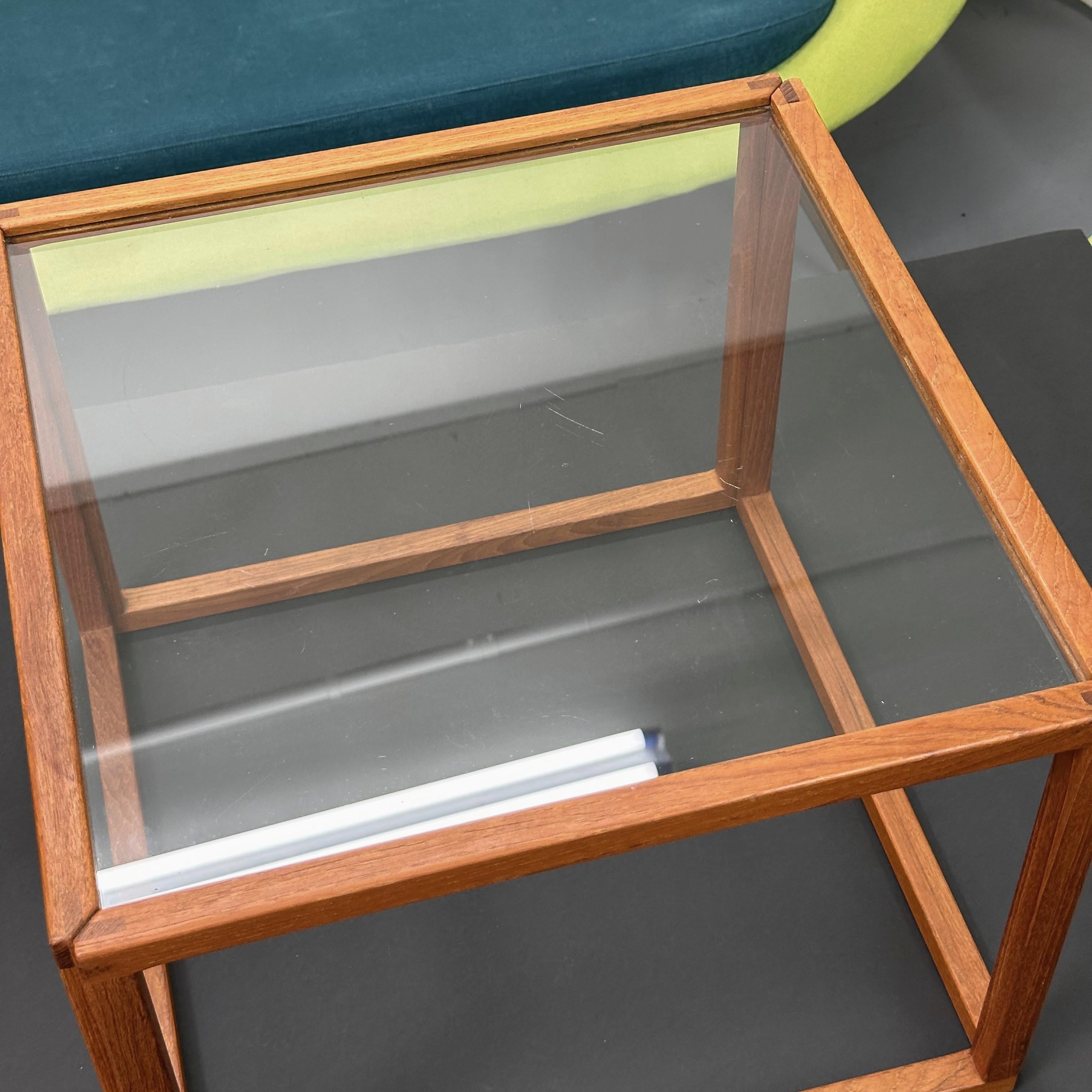 Table cubique en teck et verre Kai Kristiansen, Danemark, années 1960 en vente 5