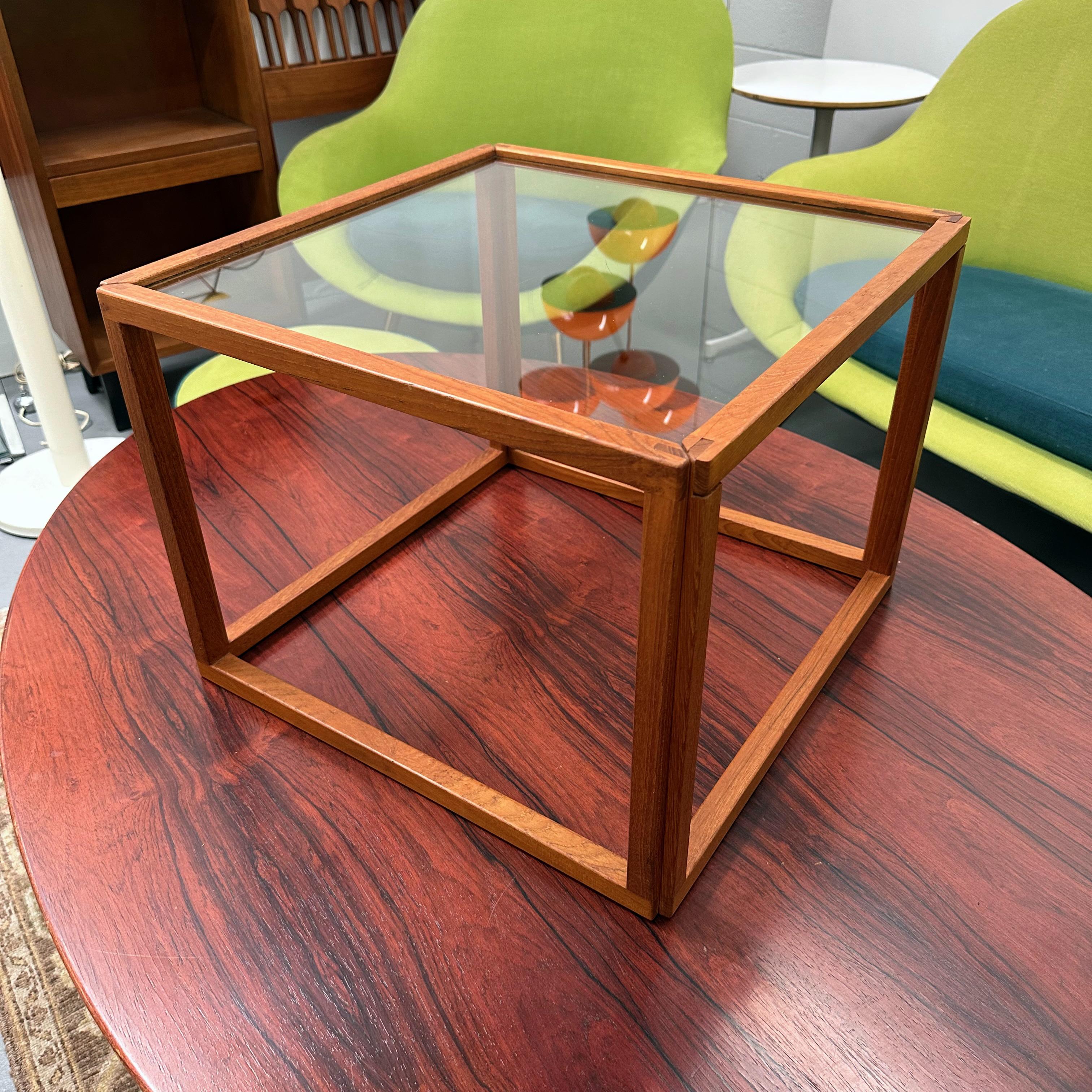 Table cubique en teck et verre Kai Kristiansen, Danemark, années 1960 en vente 2