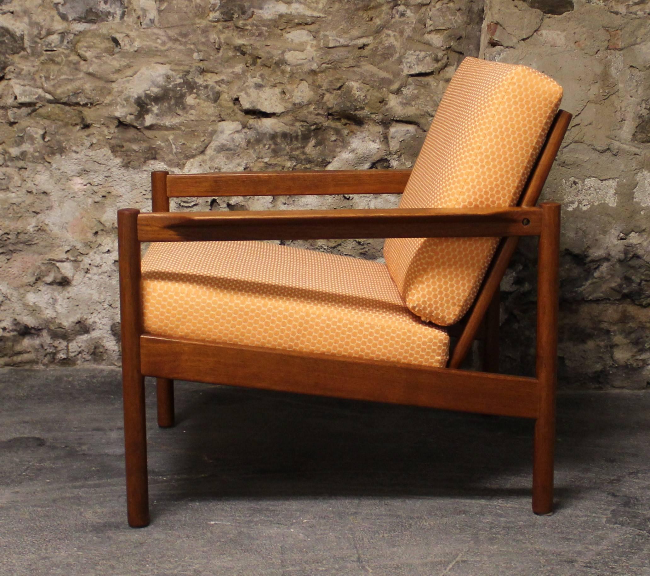 Kai Kristiansen Danish teak lounge chair produced by Magnus Olesen for Domus Danica. Newly upholstered cushions.