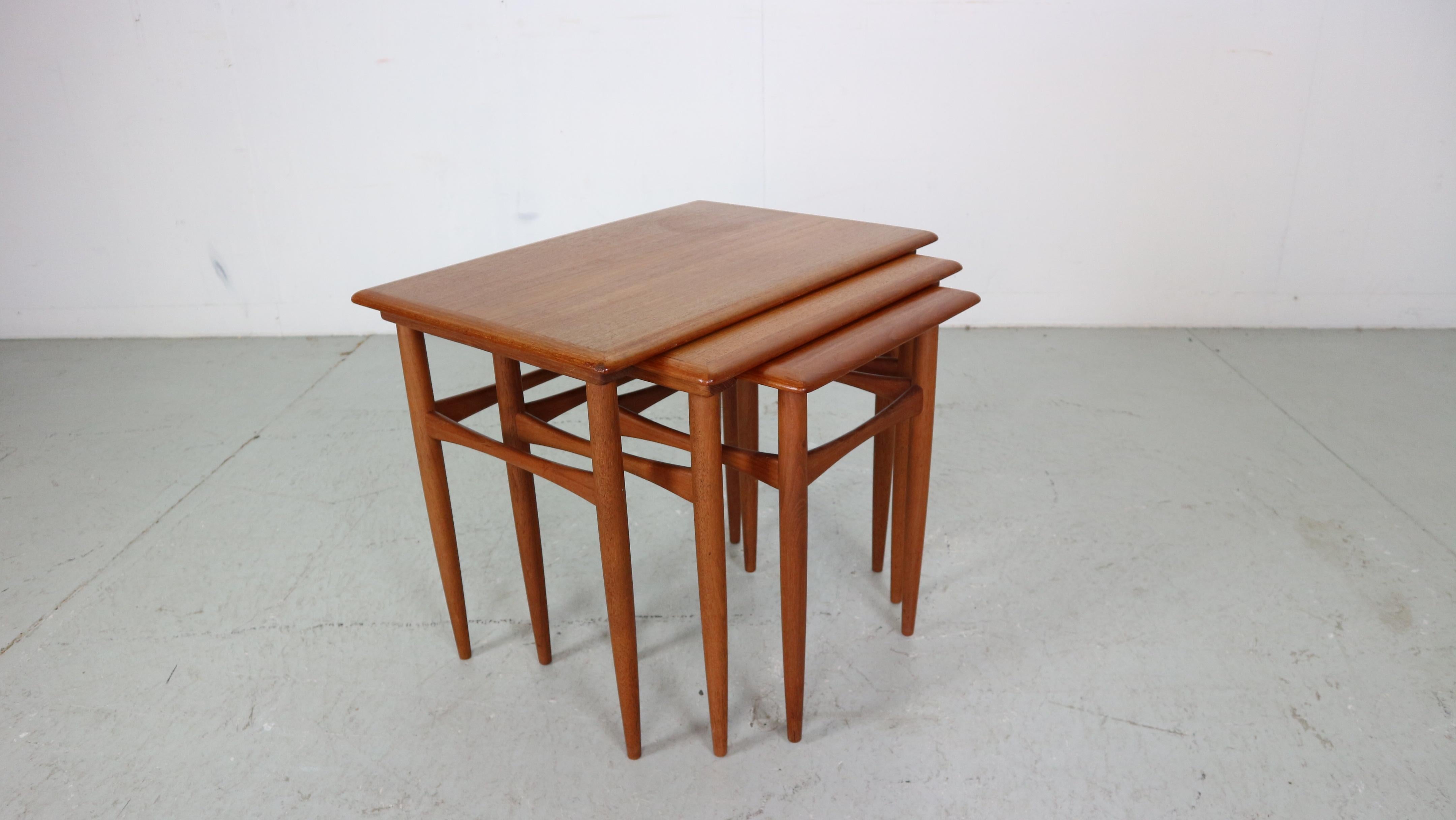 Kai Kristiansen Teak Nesting Side Table Set Of 3 , 1960's Denmark  In Good Condition For Sale In The Hague, NL