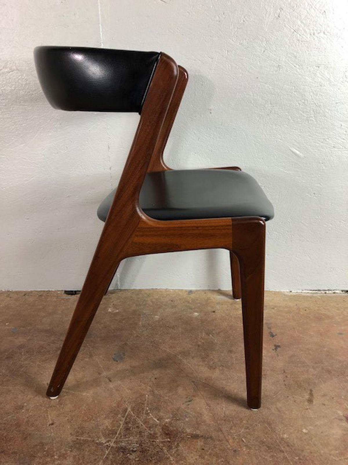 Z dining chair by Kai Kristiansen in walnut. Very good condition. Very solid and structurally sound, circa 1960s.