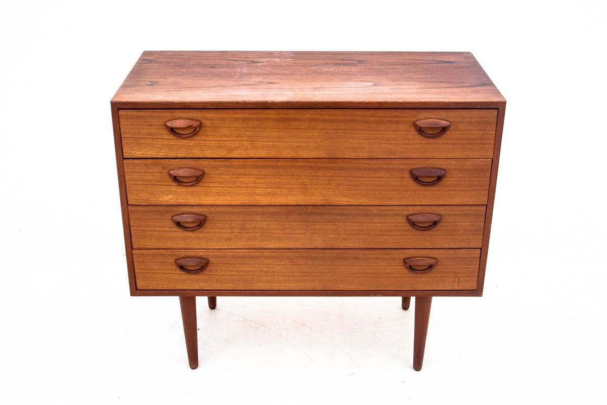 Kai Kristiansen's chest of drawers, 1960s, Denmark

Very good condition.

Wood: teak

Dimensions: height 76 cm, width 86 cm, depth 40 cm.