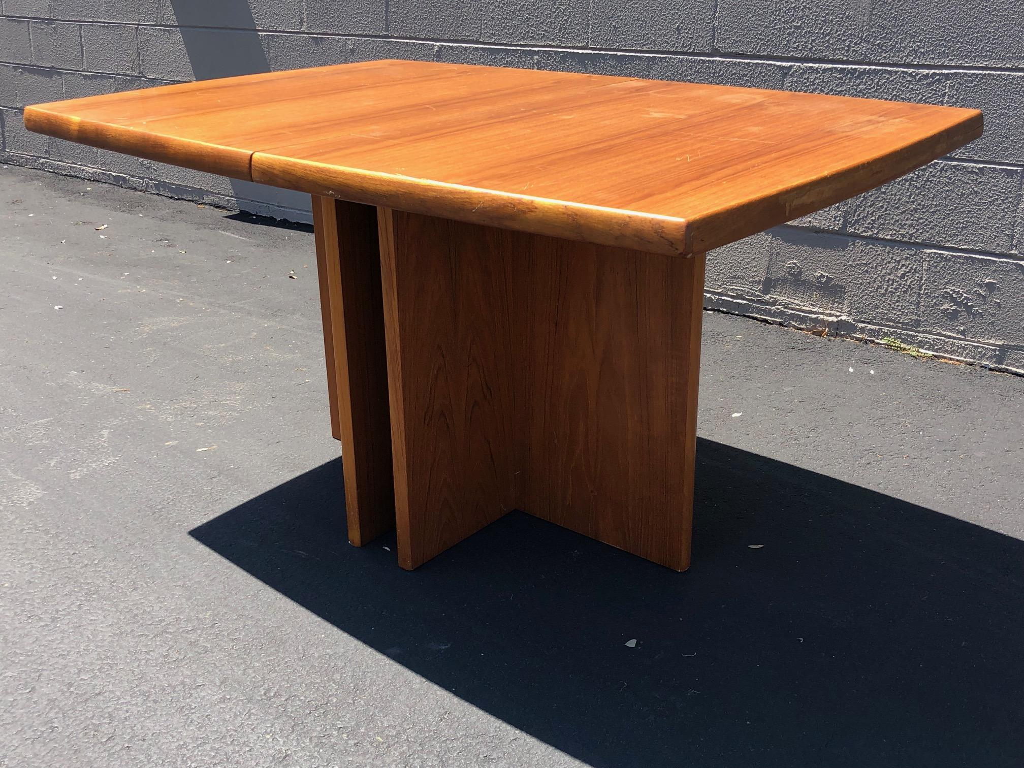 Kai Krstiansen For SVA Mobler Danish Chairs And Table 1970s Teak In Good Condition In St.Petersburg, FL
