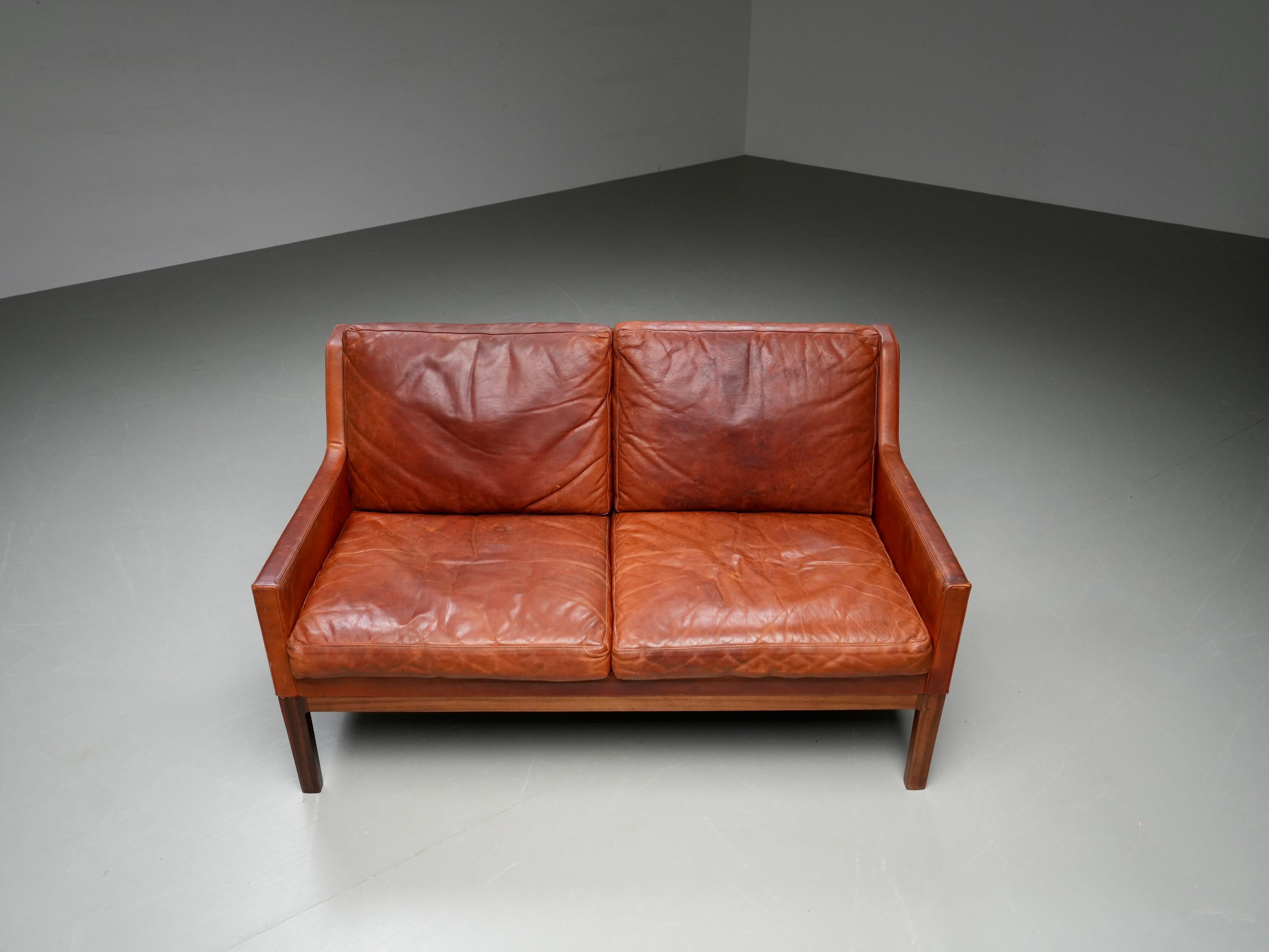 Kai Lyngfeldt Larsen 2-Sitzer Sofa in cognac patiniertem Leder, Dänemark, 1960er Jahre im Angebot 2