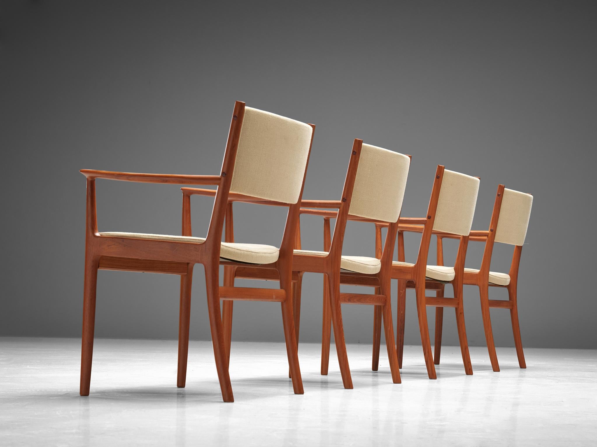 Kai Lyngfeldt Larsen, ensemble de quatre fauteuils, teck, revêtement en tissu beige, Danemark, années 1950

Ces élégants fauteuils en teck sont à la fois majestueux et modestes. Les chaises ont un cadre en teck avec un beau grain visible. Accoudoirs