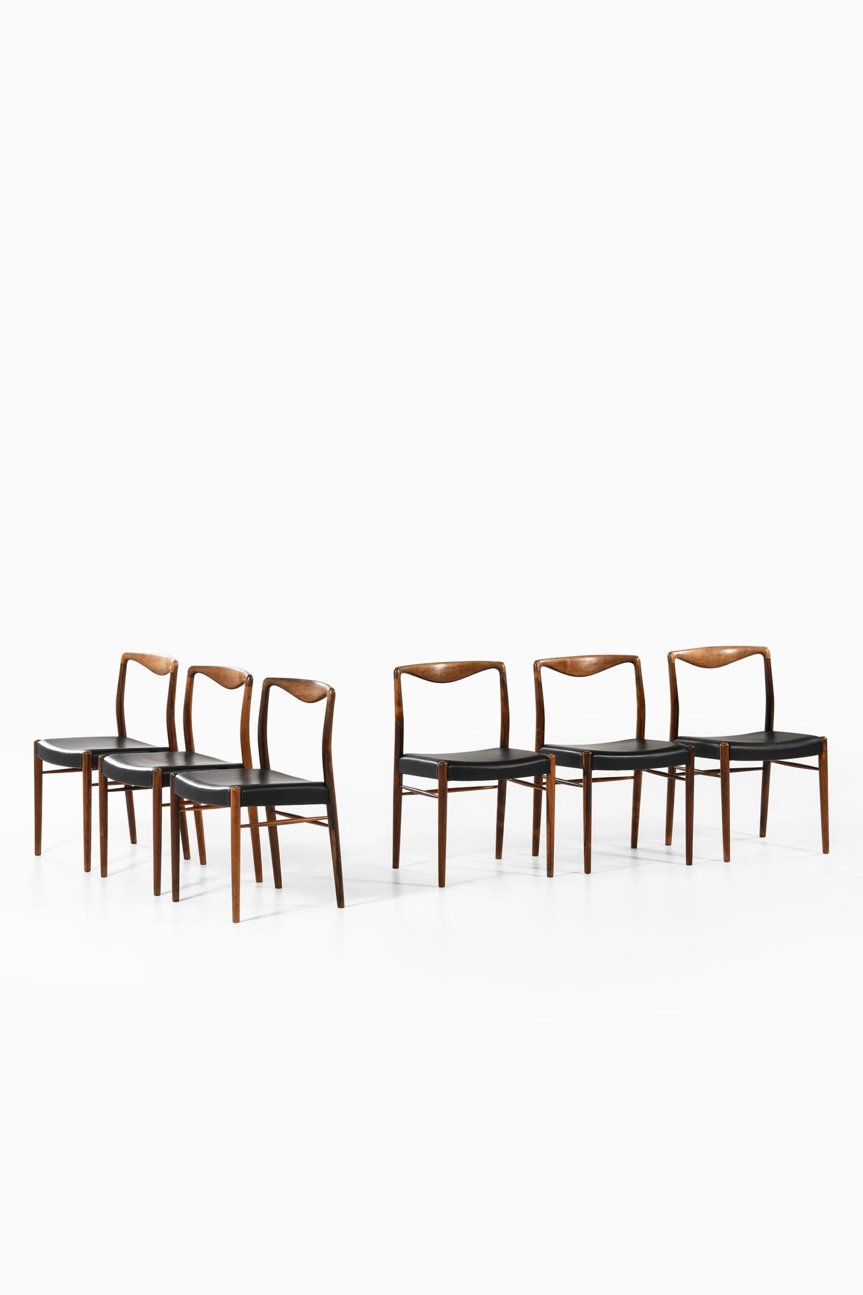 Rare set of 6 dining chairs designed by Kai Lyngfeldt-Larsen. Produced by Søren Willadsen Møbelfabrik in Denmark.