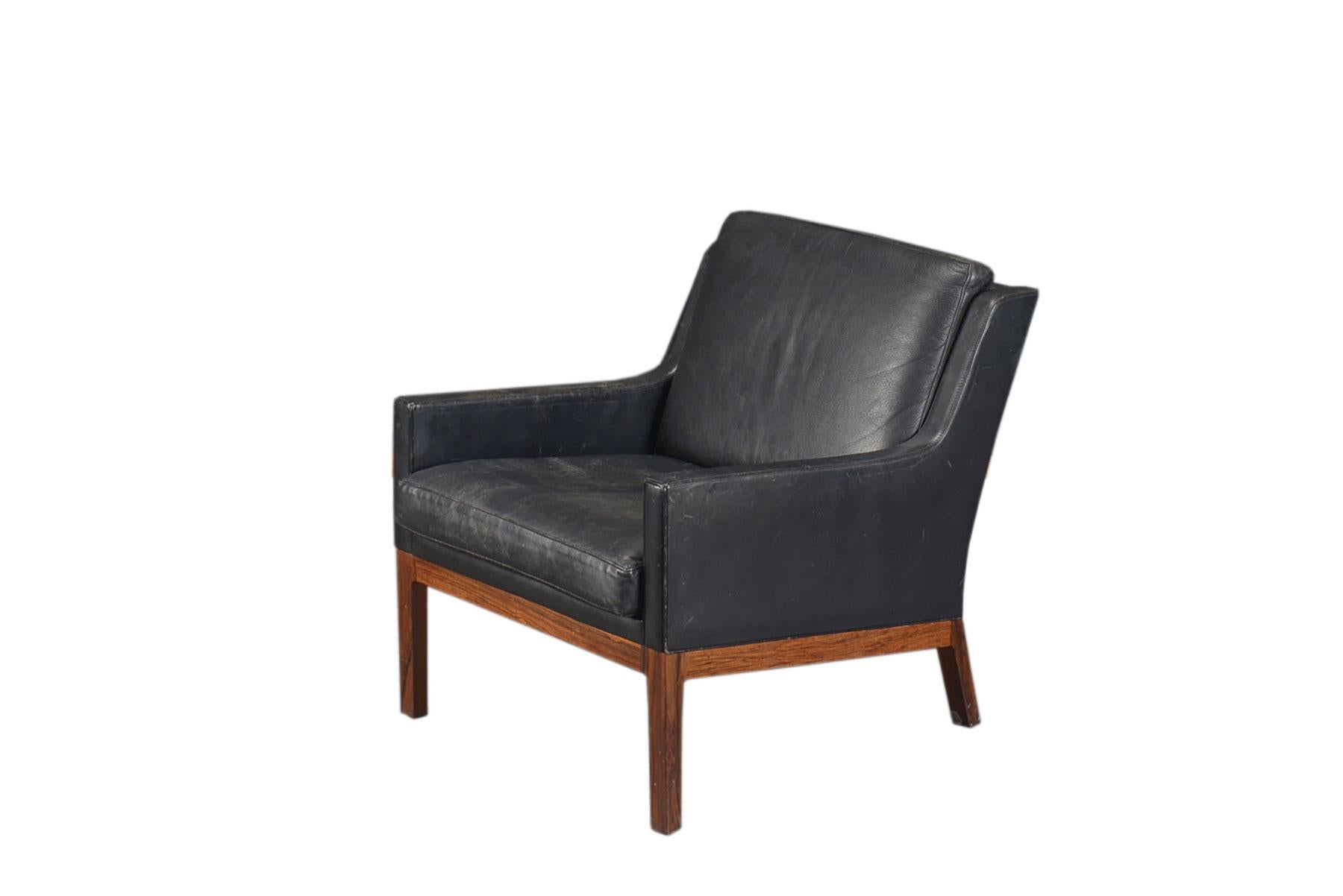 Mid-Century Modern Kai Lyngfeldt Larsen Lowback Lounge Chair in Rosewood + Black Leather For Sale
