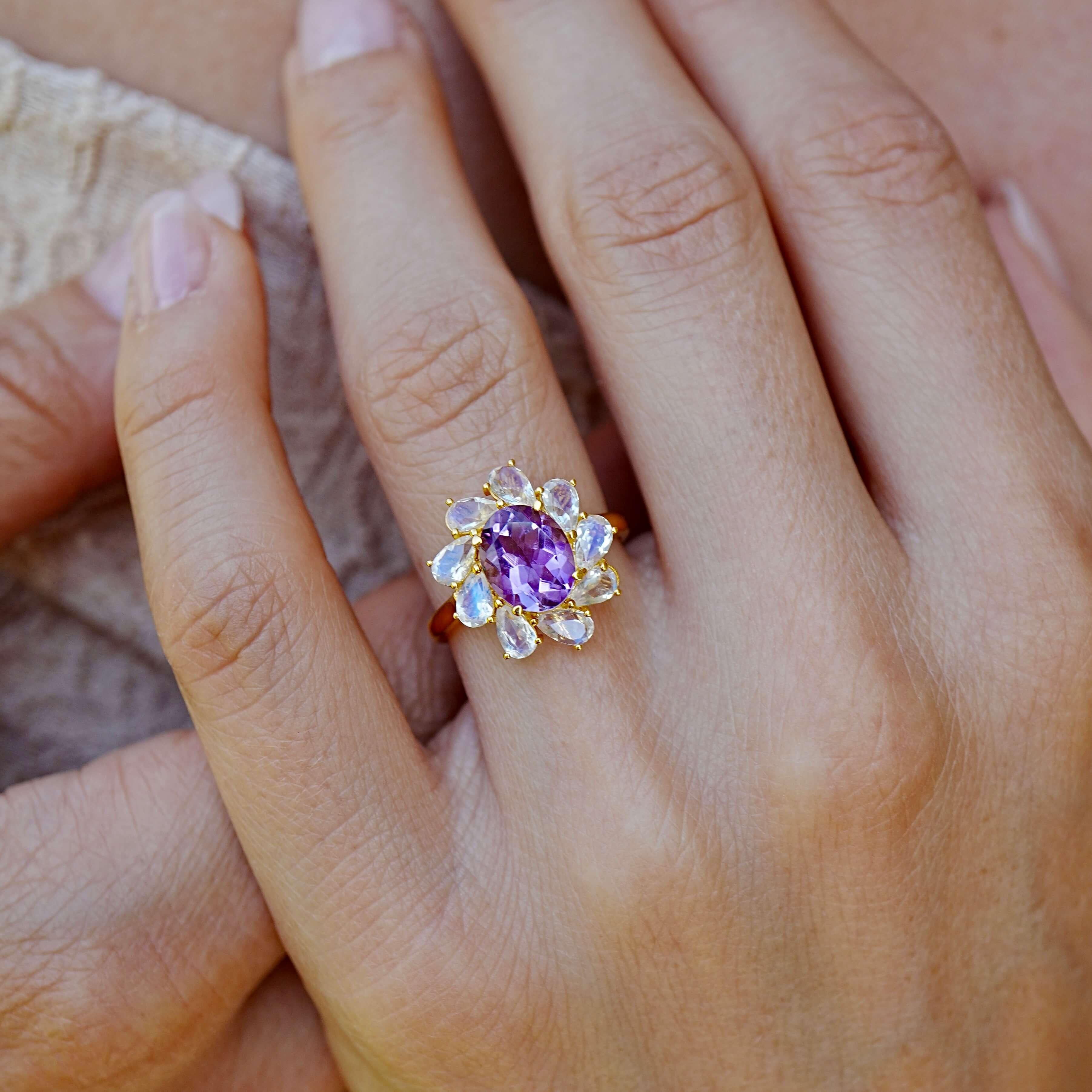 Kai Mellissa 6,70ctw Amethyst & Mondstein Ring (Moderne) im Angebot