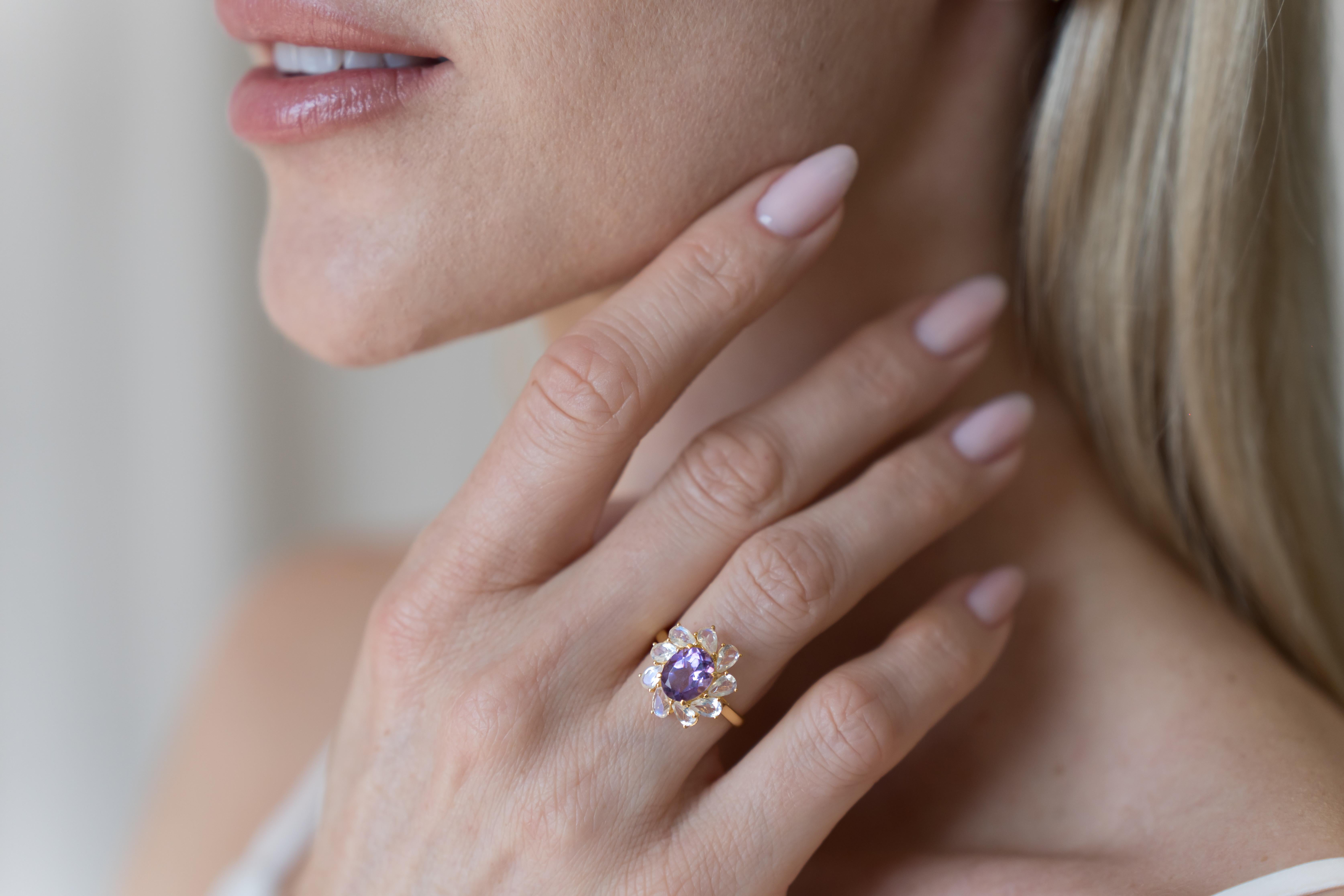 Kai Mellissa 6,70ctw Amethyst & Mondstein Ring (Ovalschliff) im Angebot
