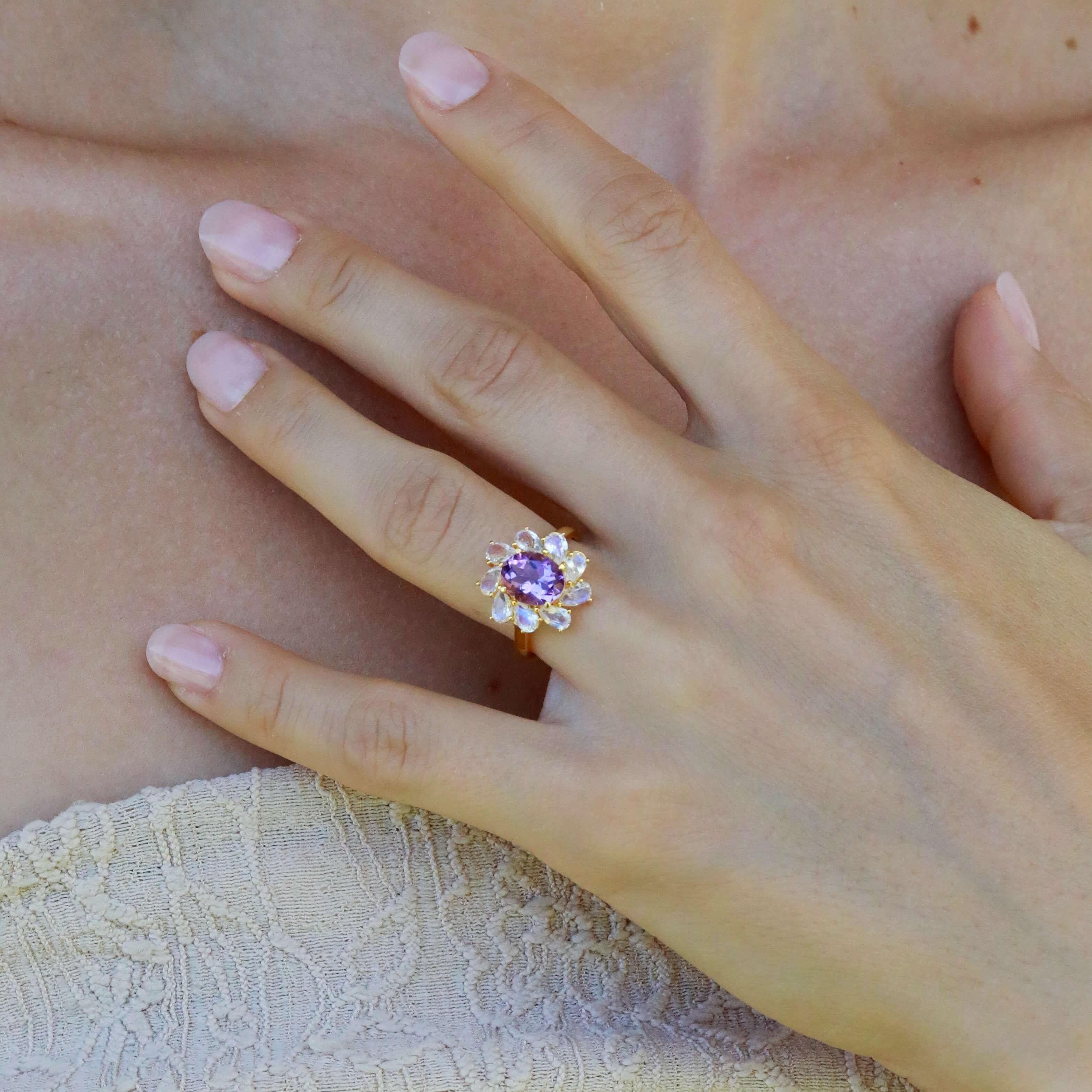 Kai Mellissa 6,70ctw Amethyst & Mondstein Ring im Zustand „Neu“ im Angebot in Rowland Heights, CA