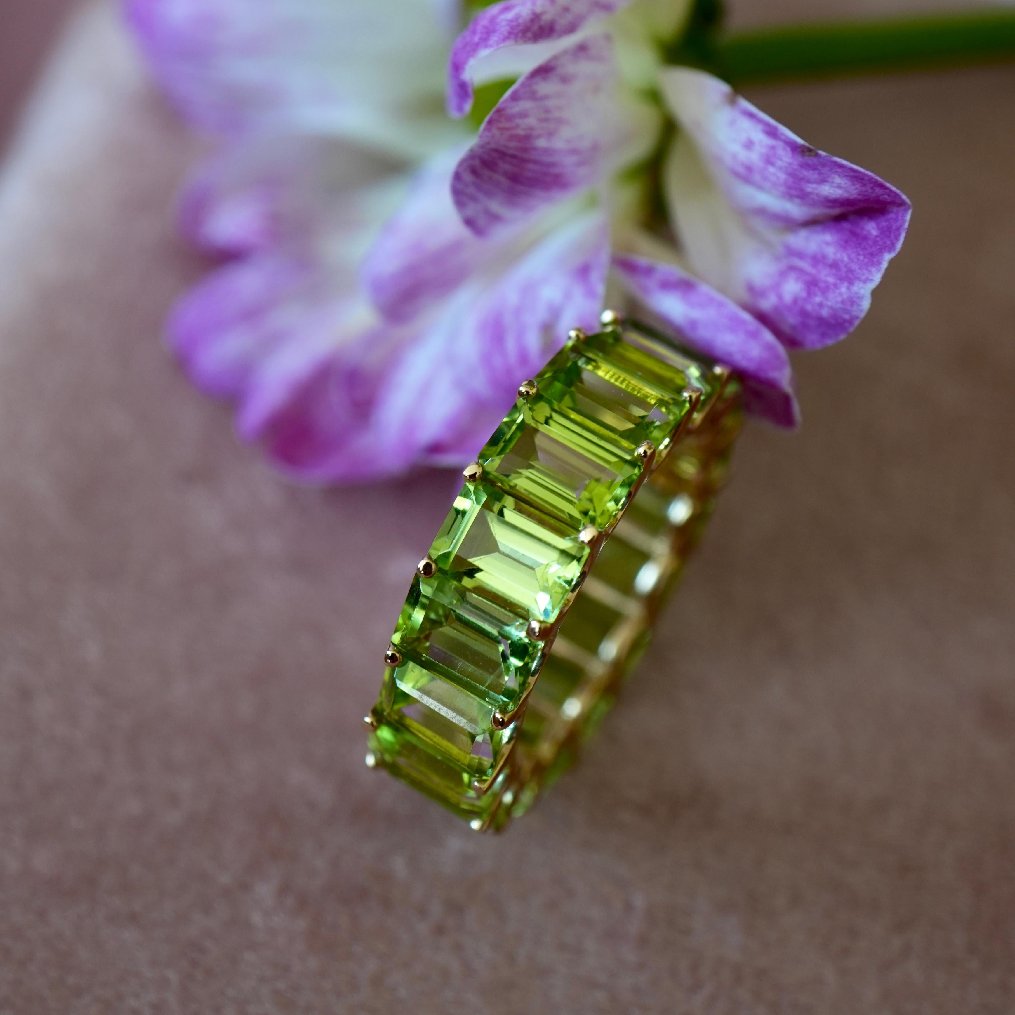Modern Kai Nora Green Emerald-Cut Peridot Eternity Ring For Sale