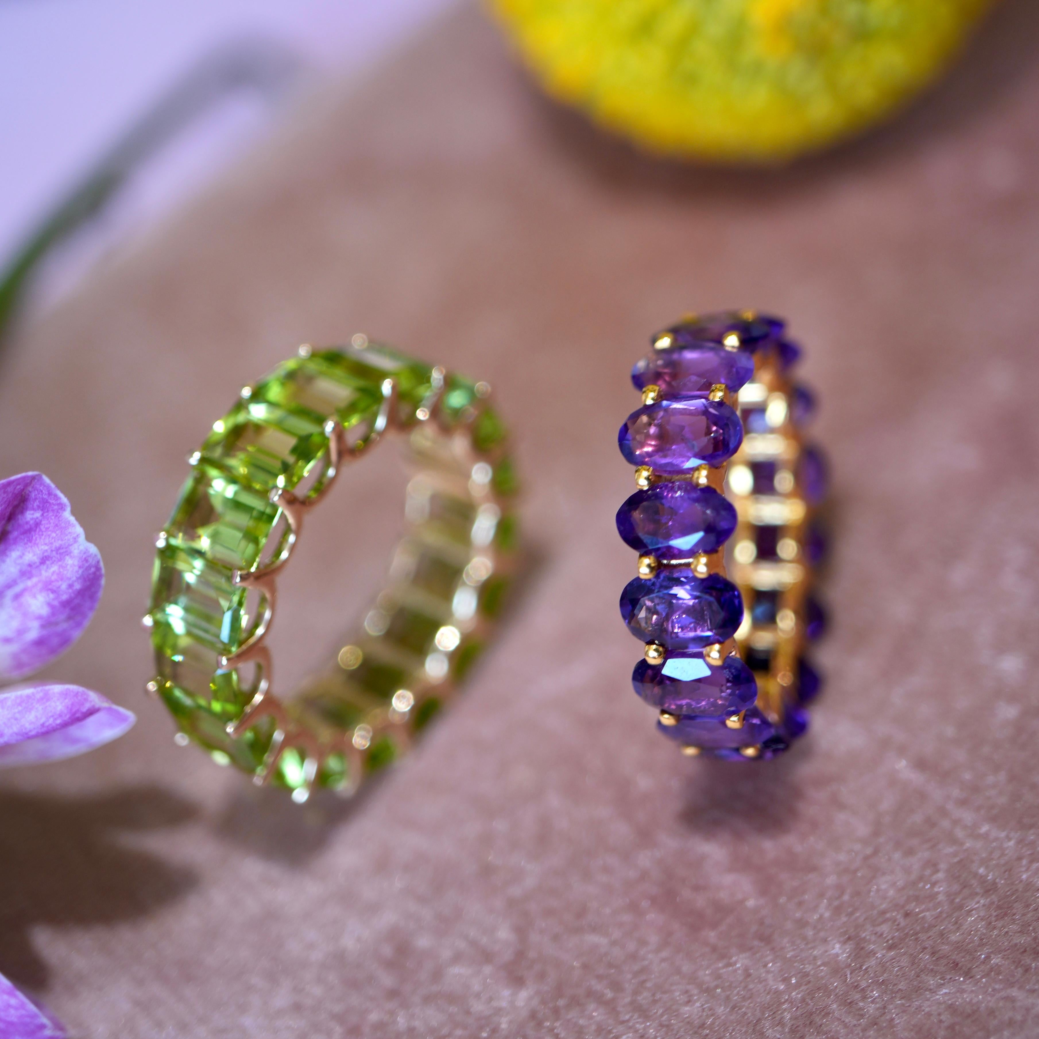 Kai Nora Green Emerald-Cut Peridot Eternity Ring For Sale 6