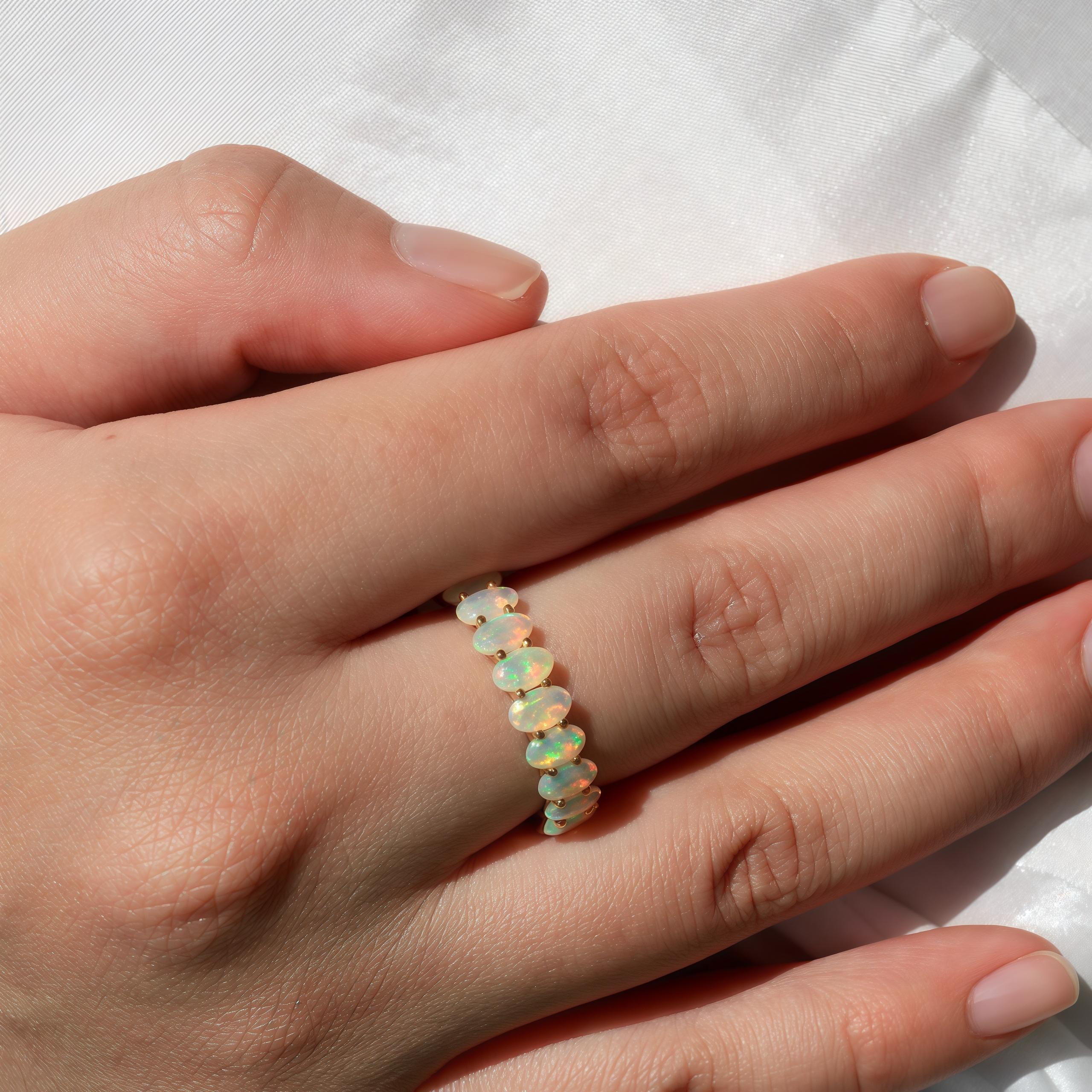Dévoilez l'allure enchanteresse de l'amour éternel avec le bracelet éternel en or massif Kai Fire Opal. Conçue pour symboliser le lien éternel de l'amour, cette bague d'éternité est un témoignage parfait de votre histoire d'amour unique et durable.