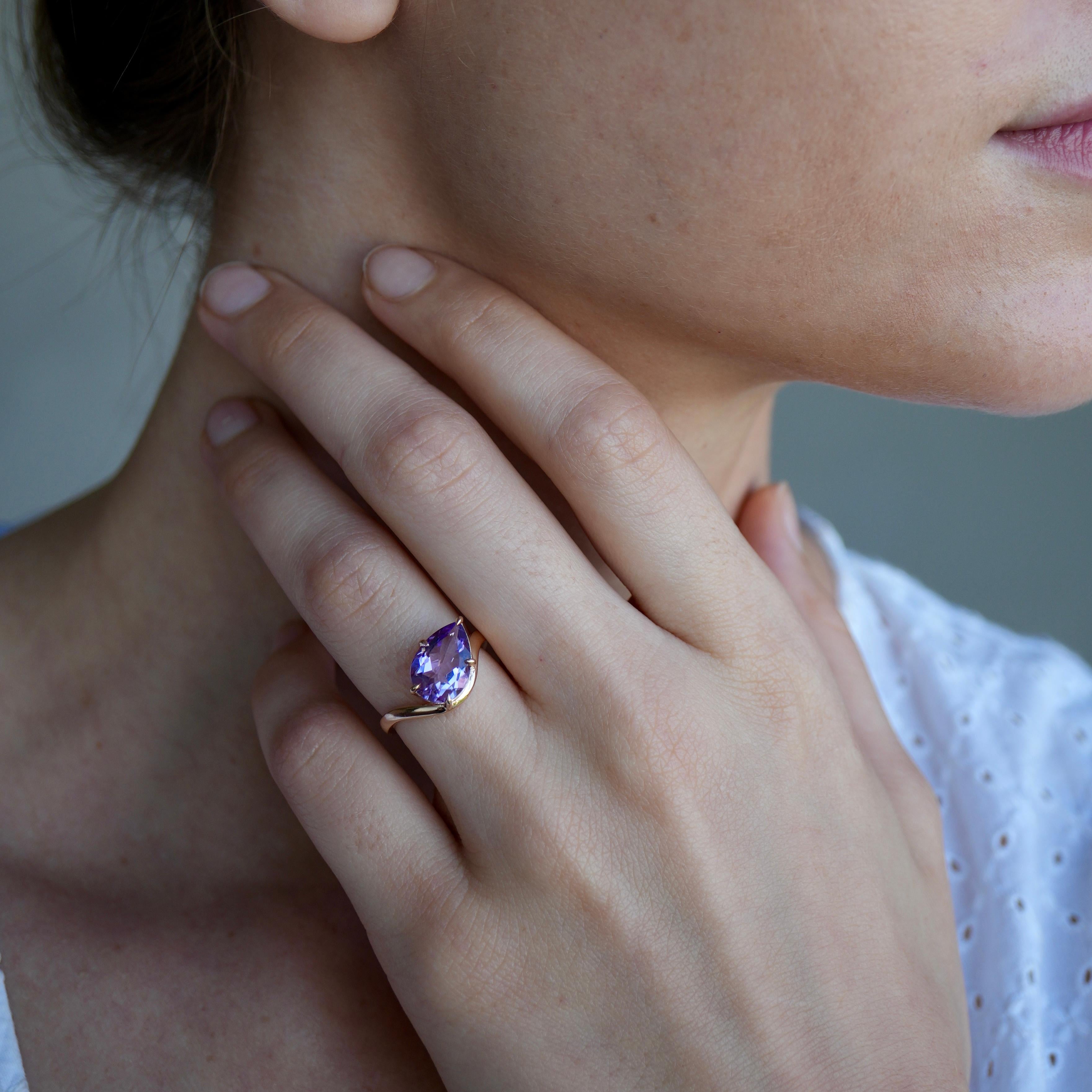 Kai Ocean Wave Amethyst East-West Ring Corte pera en venta