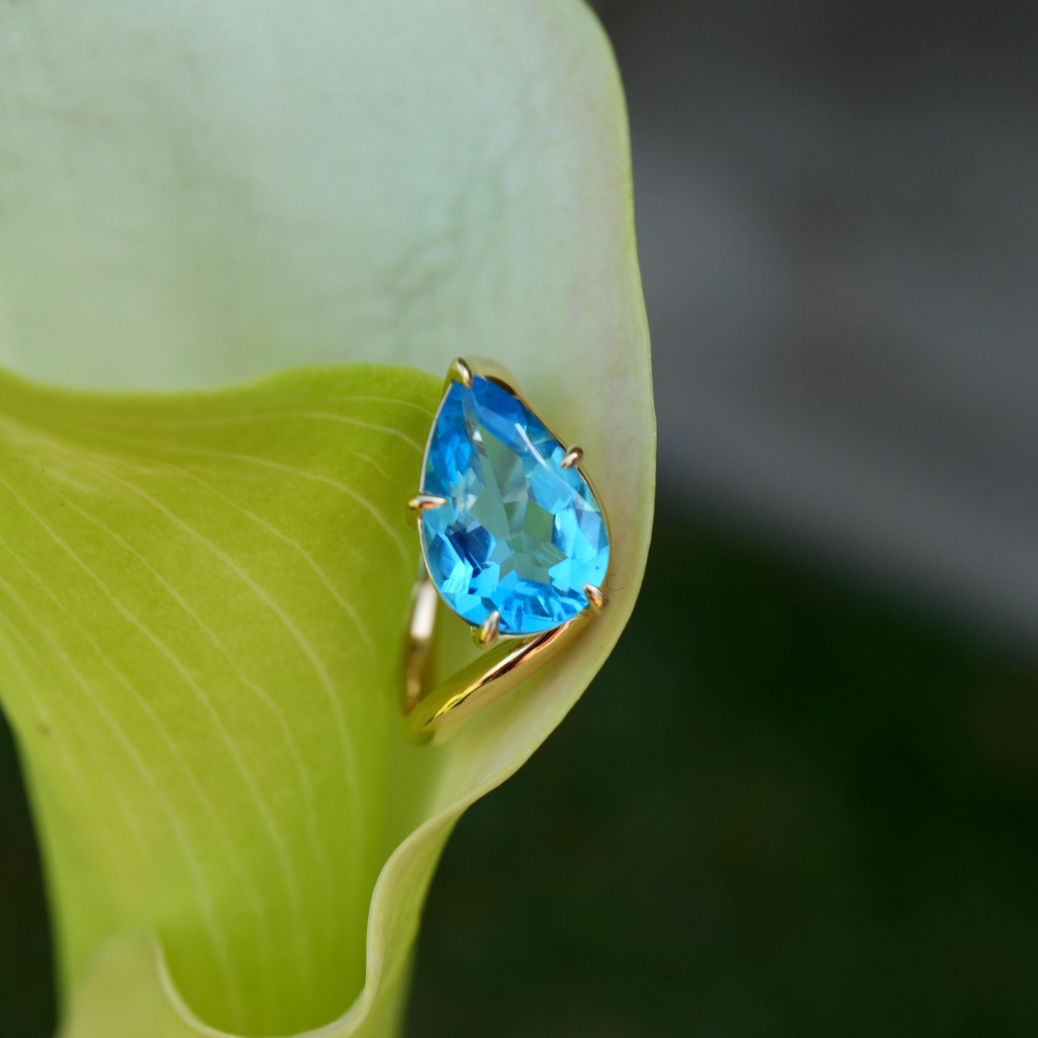 Modern Kai Ocean Wave Swiss Blue Topaz East-West Ring For Sale